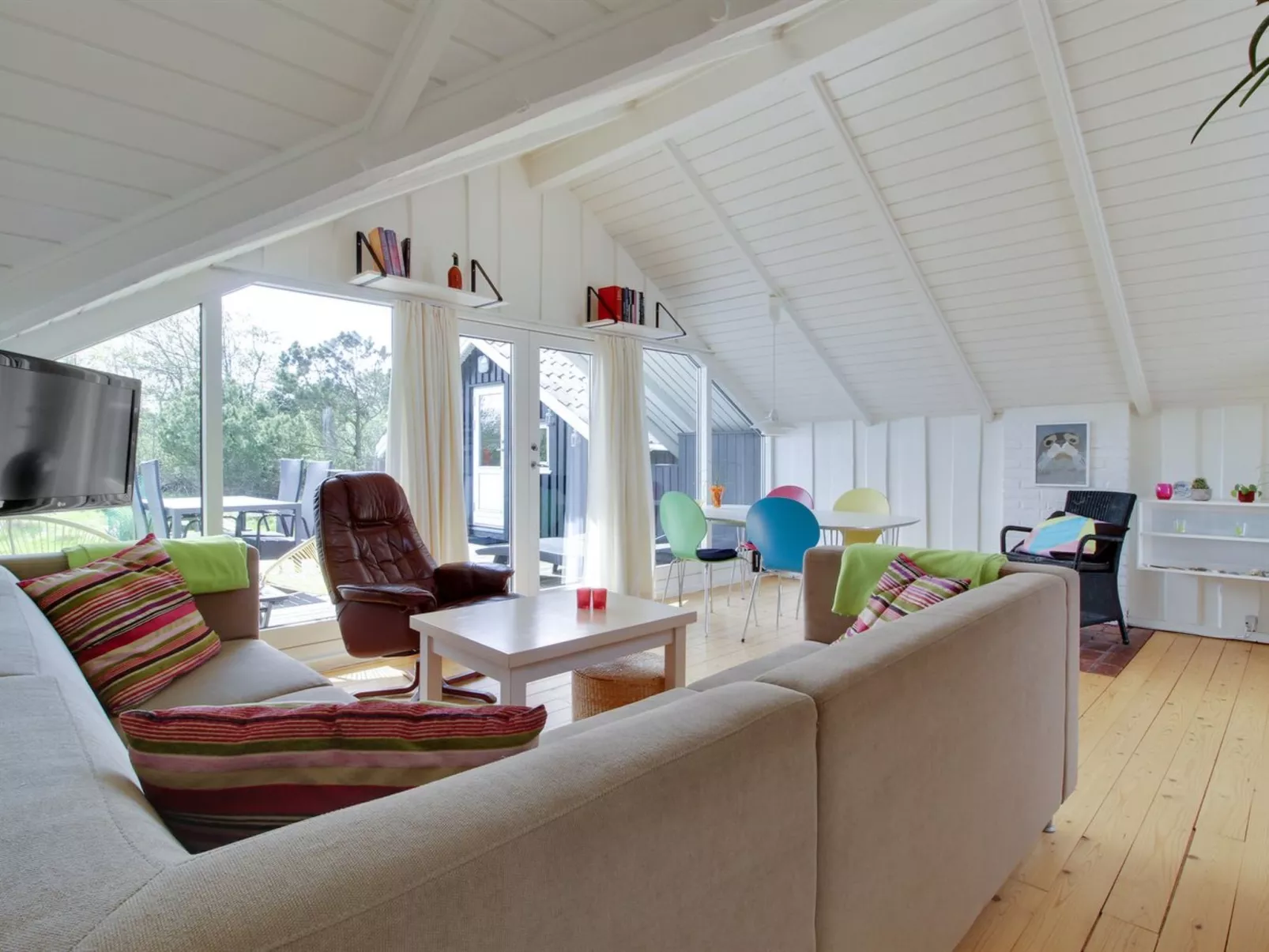 "Maxie" - 1.2km from the sea-Inside