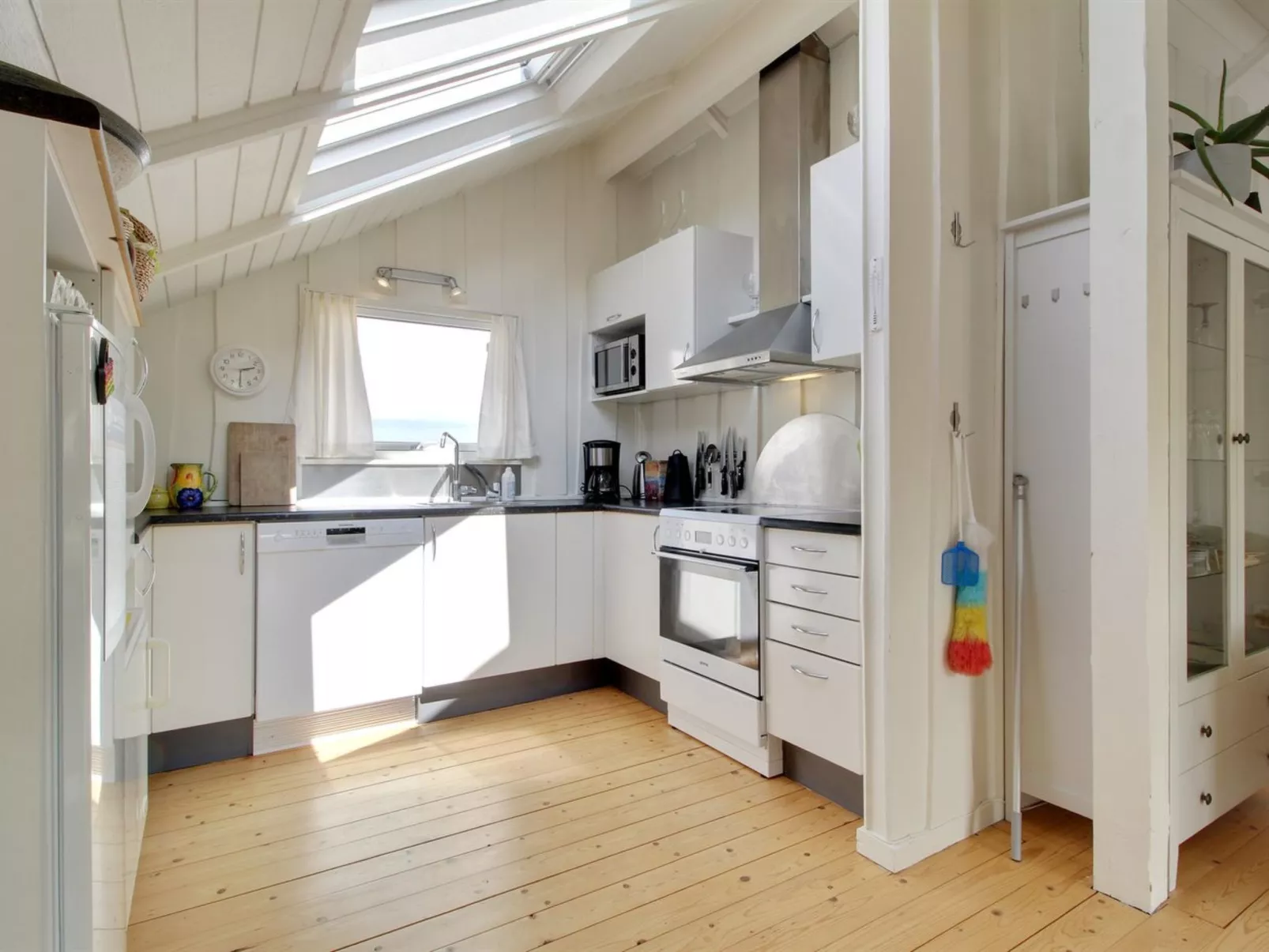 "Maxie" - 1.2km from the sea-Inside