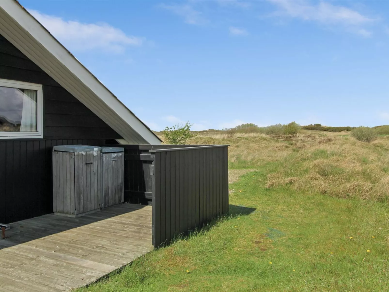 "Maxie" - 1.2km from the sea-Outside