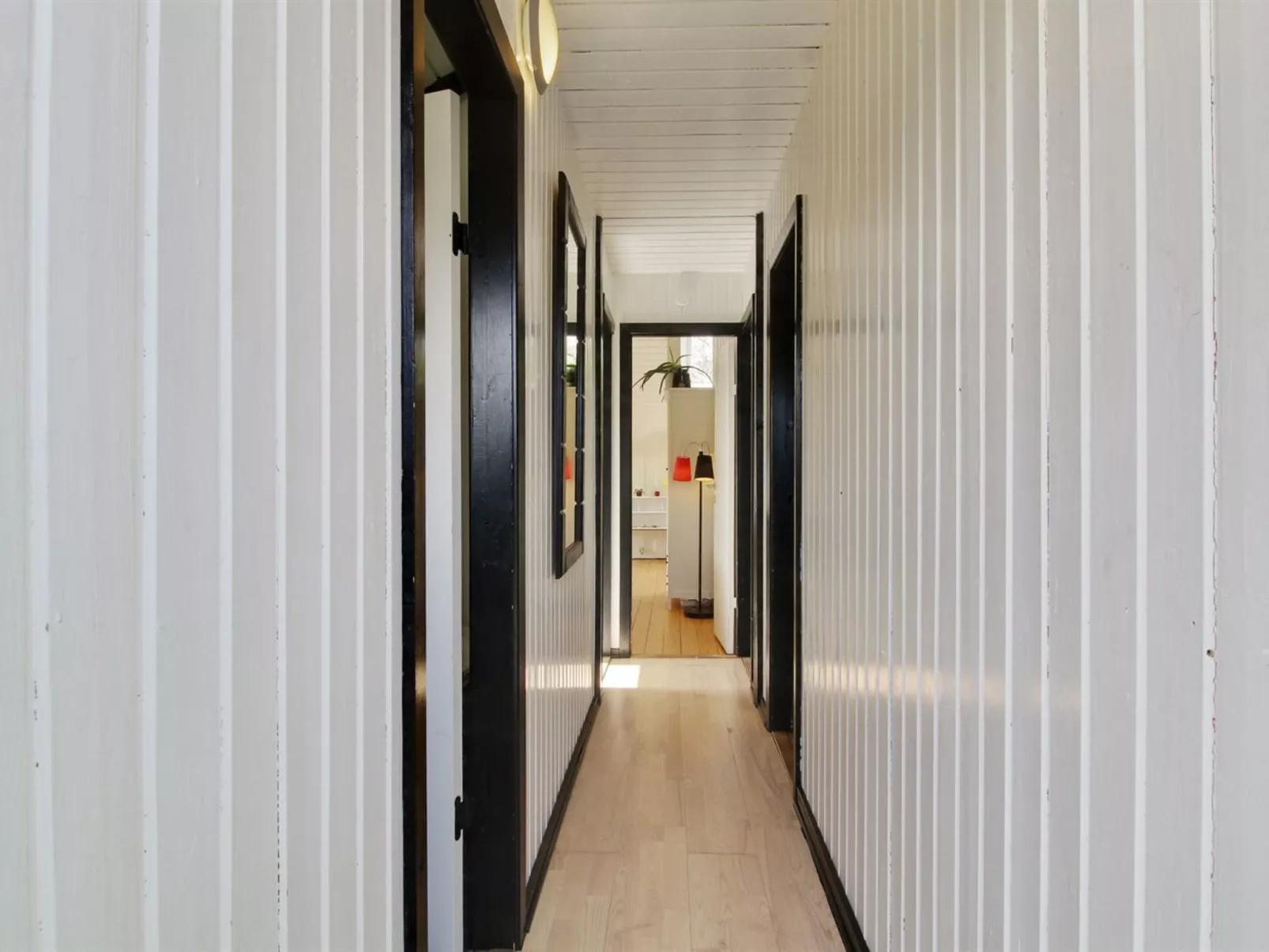 "Maxie" - 1.2km from the sea-Inside
