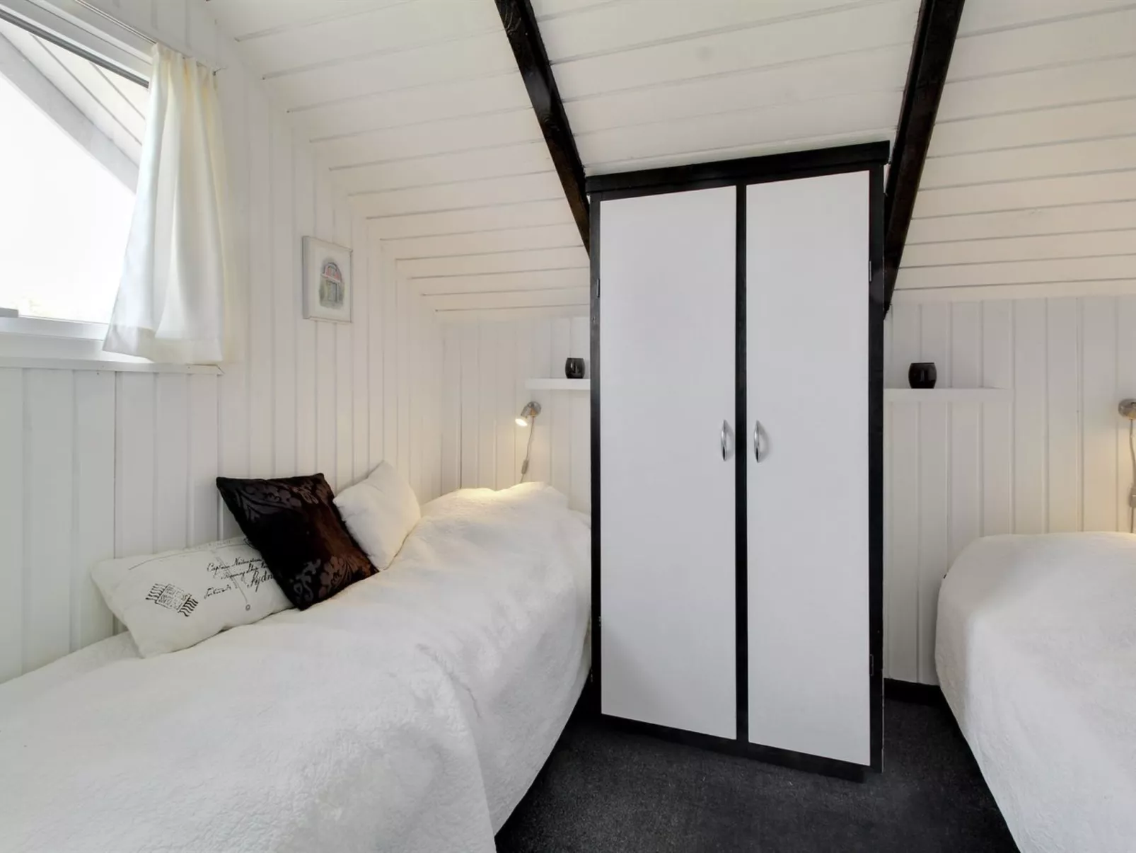 "Maxie" - 1.2km from the sea-Inside