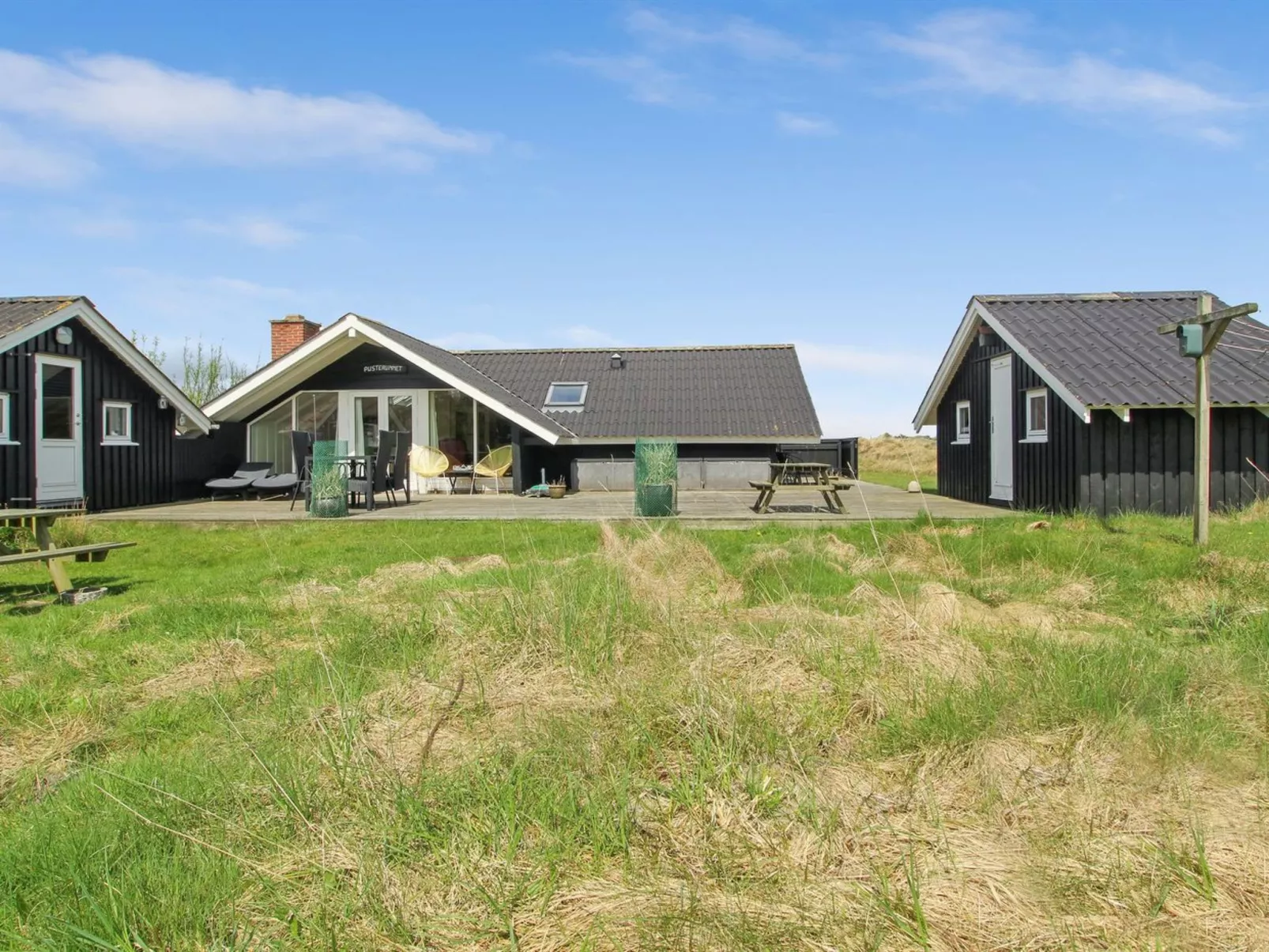 "Maxie" - 1.2km from the sea-Outside