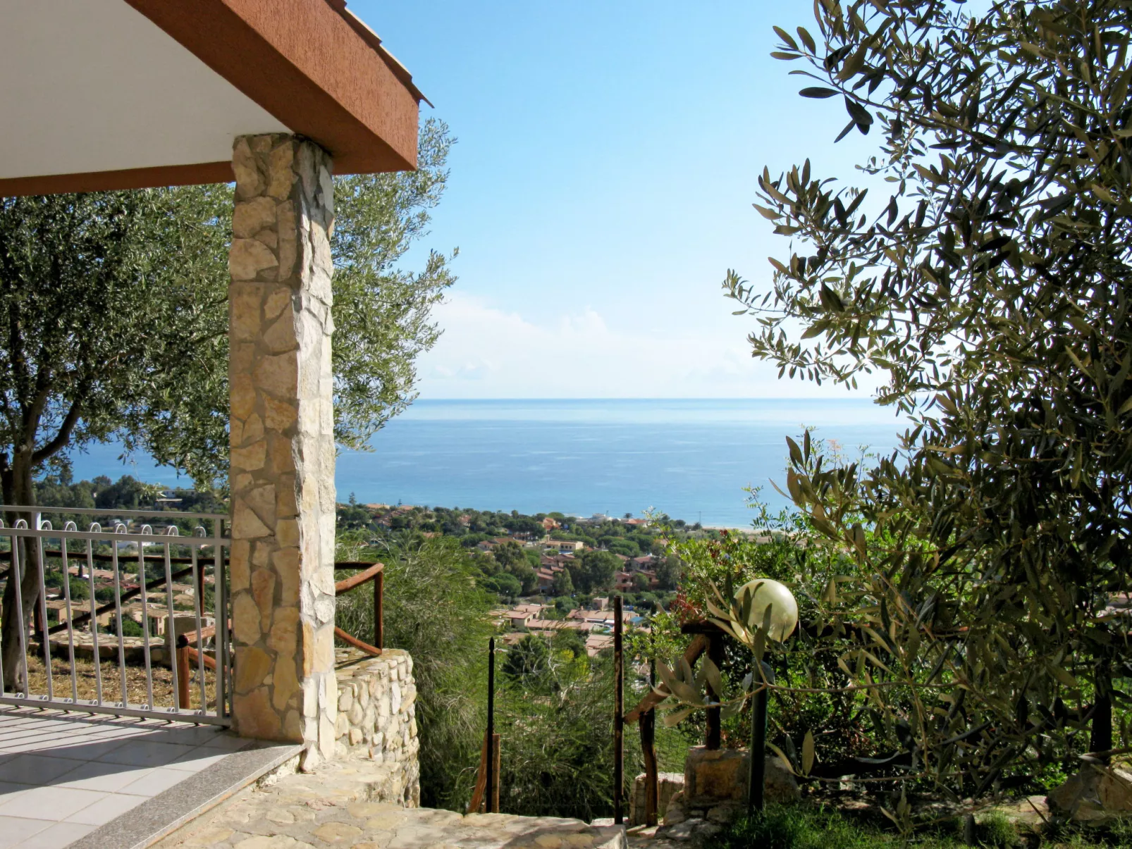 Panoramica (REI230)-Outside