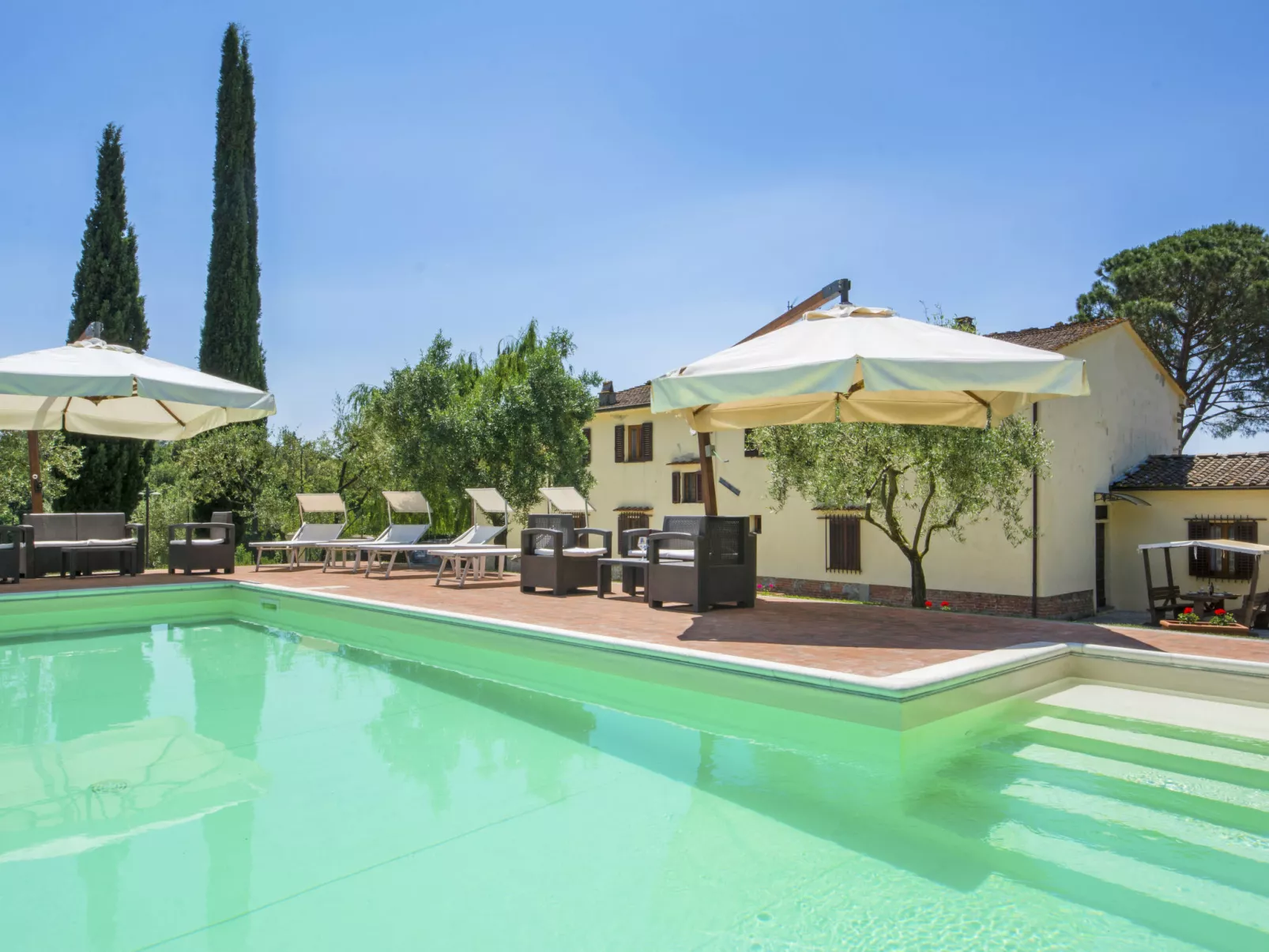 Villa Beboli per 18 pax-Outside