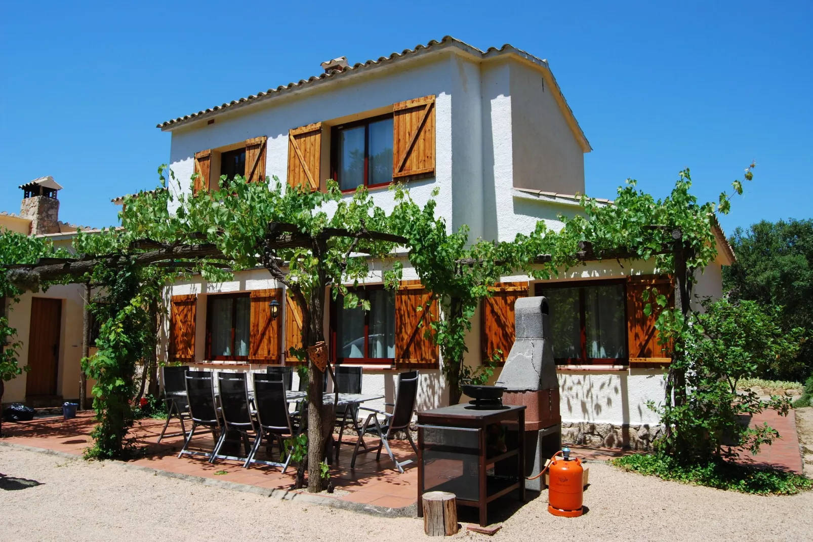 Vall Repos-Exterior summer