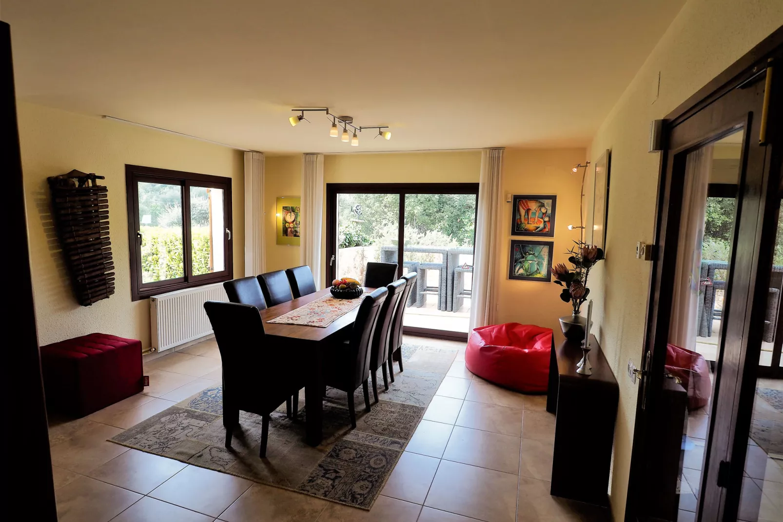 Vall Repos-Dining room