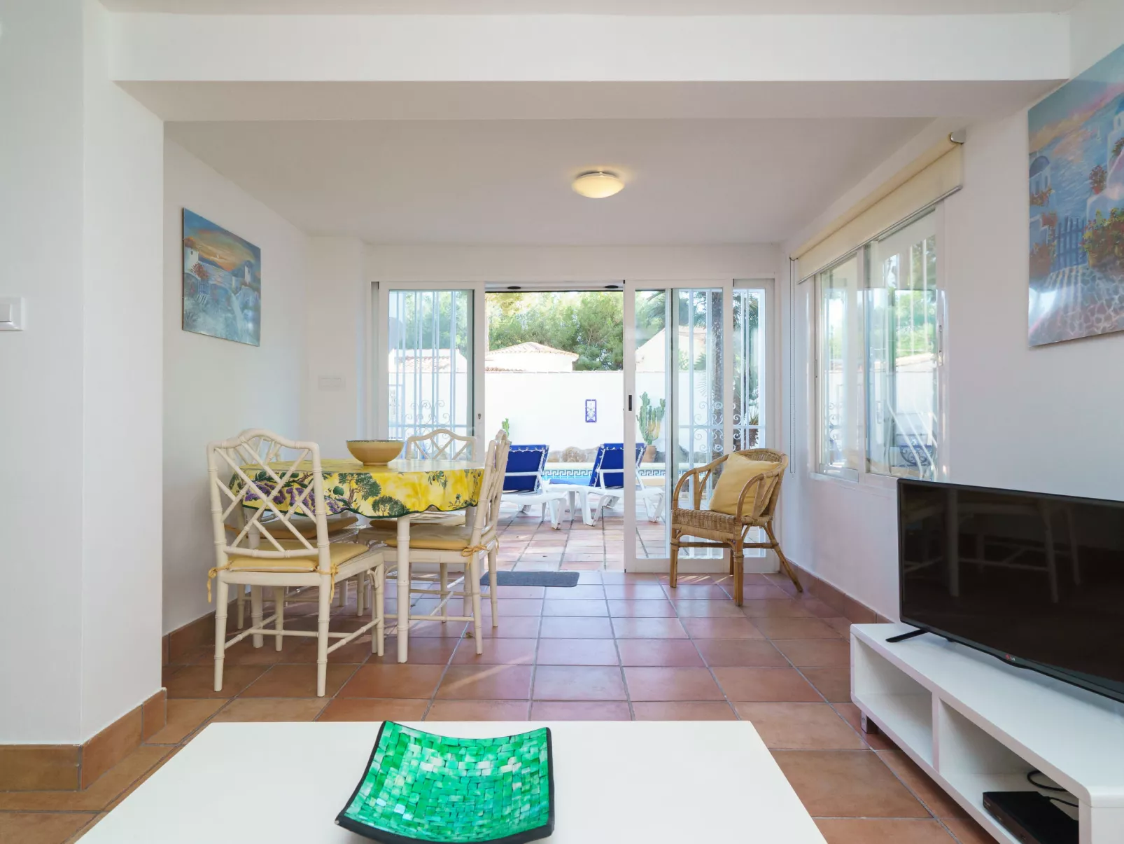 Villa Paradise-Inside