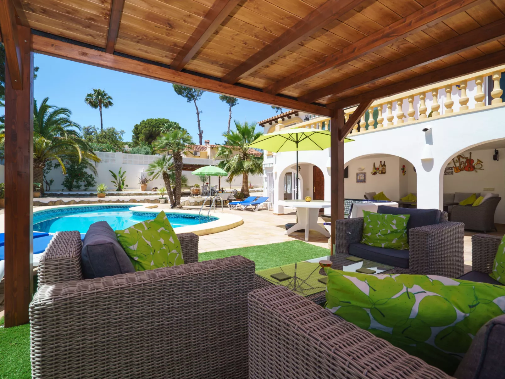 Villa Paradise-Outside