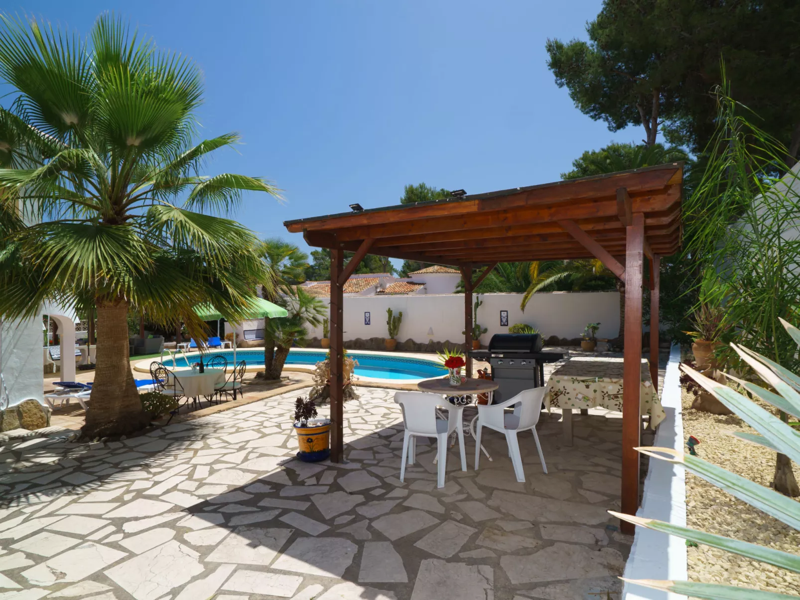 Villa Paradise-Outside
