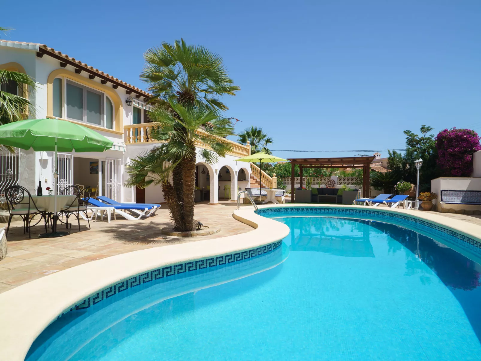 Villa Paradise-Outside