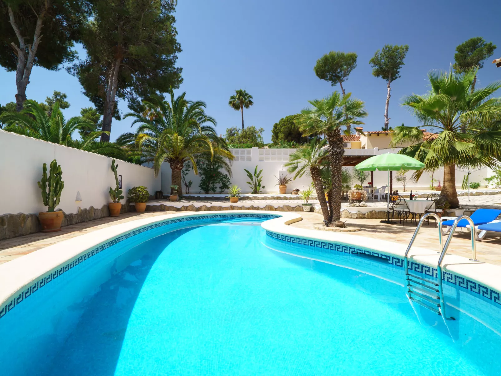 Villa Paradise-Outside