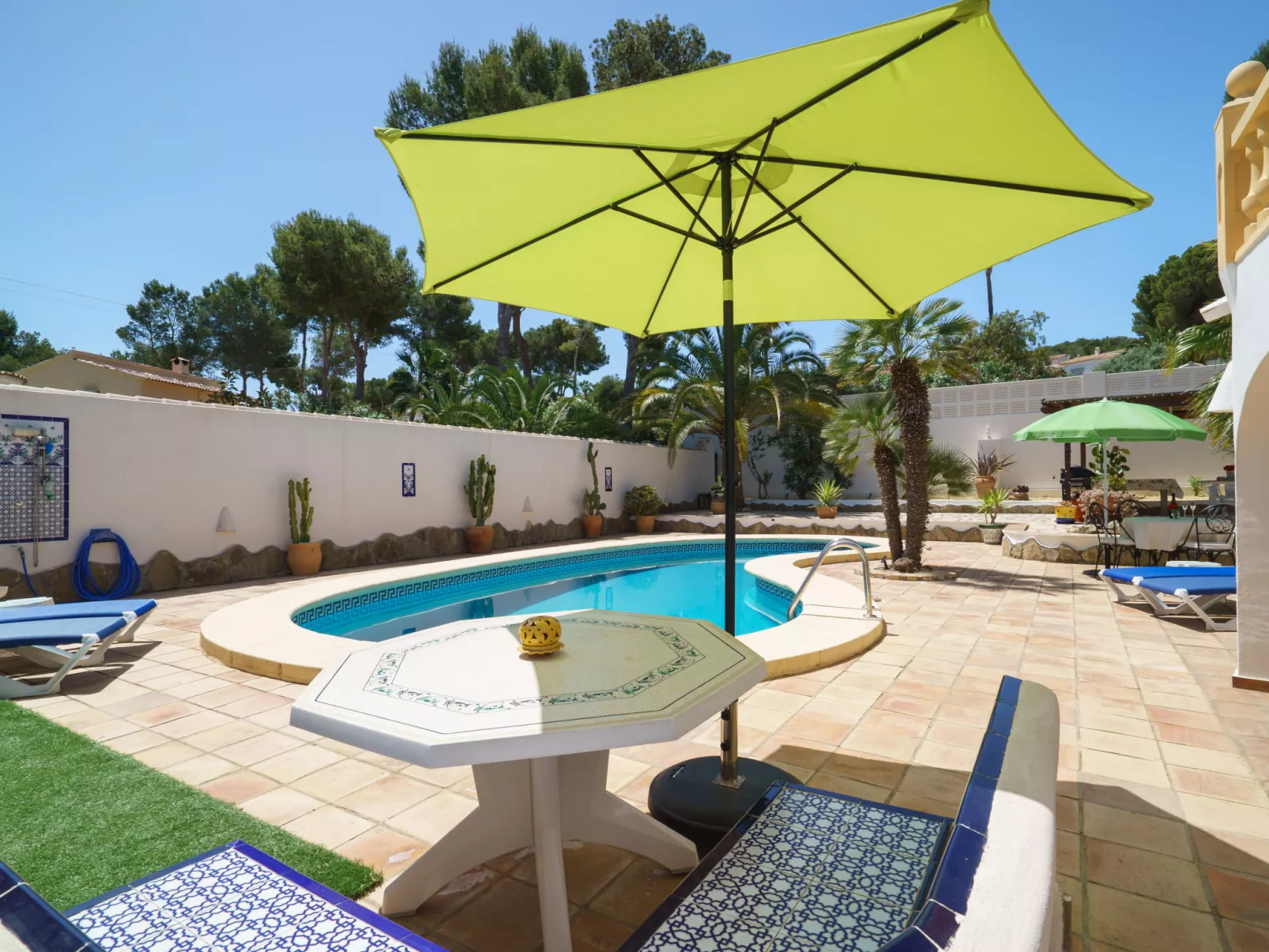 Villa Paradise-Outside