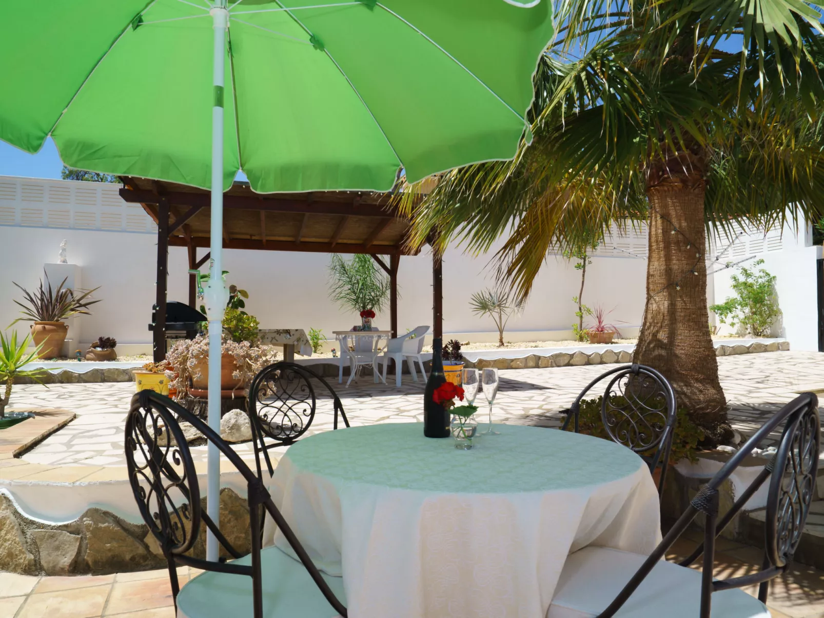 Villa Paradise-Outside