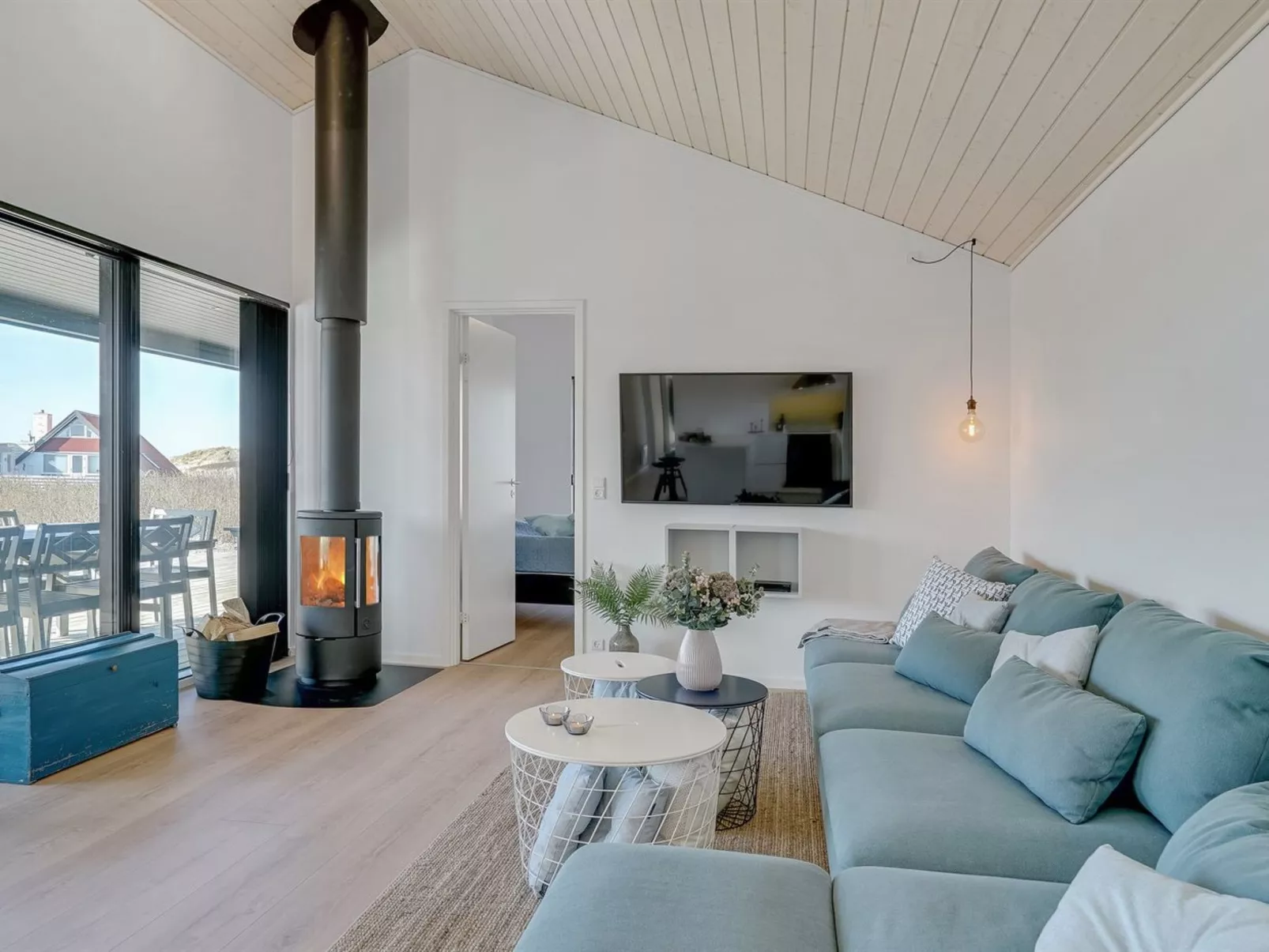 "Aiko" - 50m from the sea-Inside