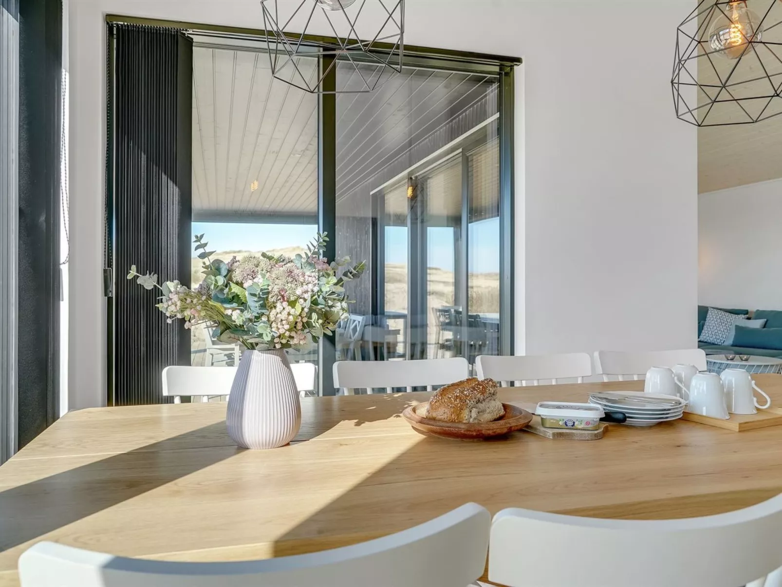"Aiko" - 50m from the sea-Inside