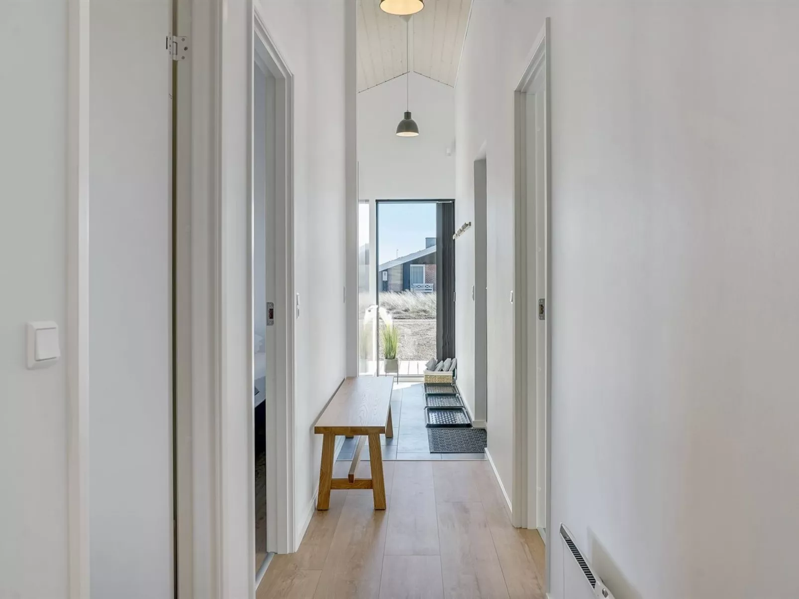"Aiko" - 50m from the sea-Inside