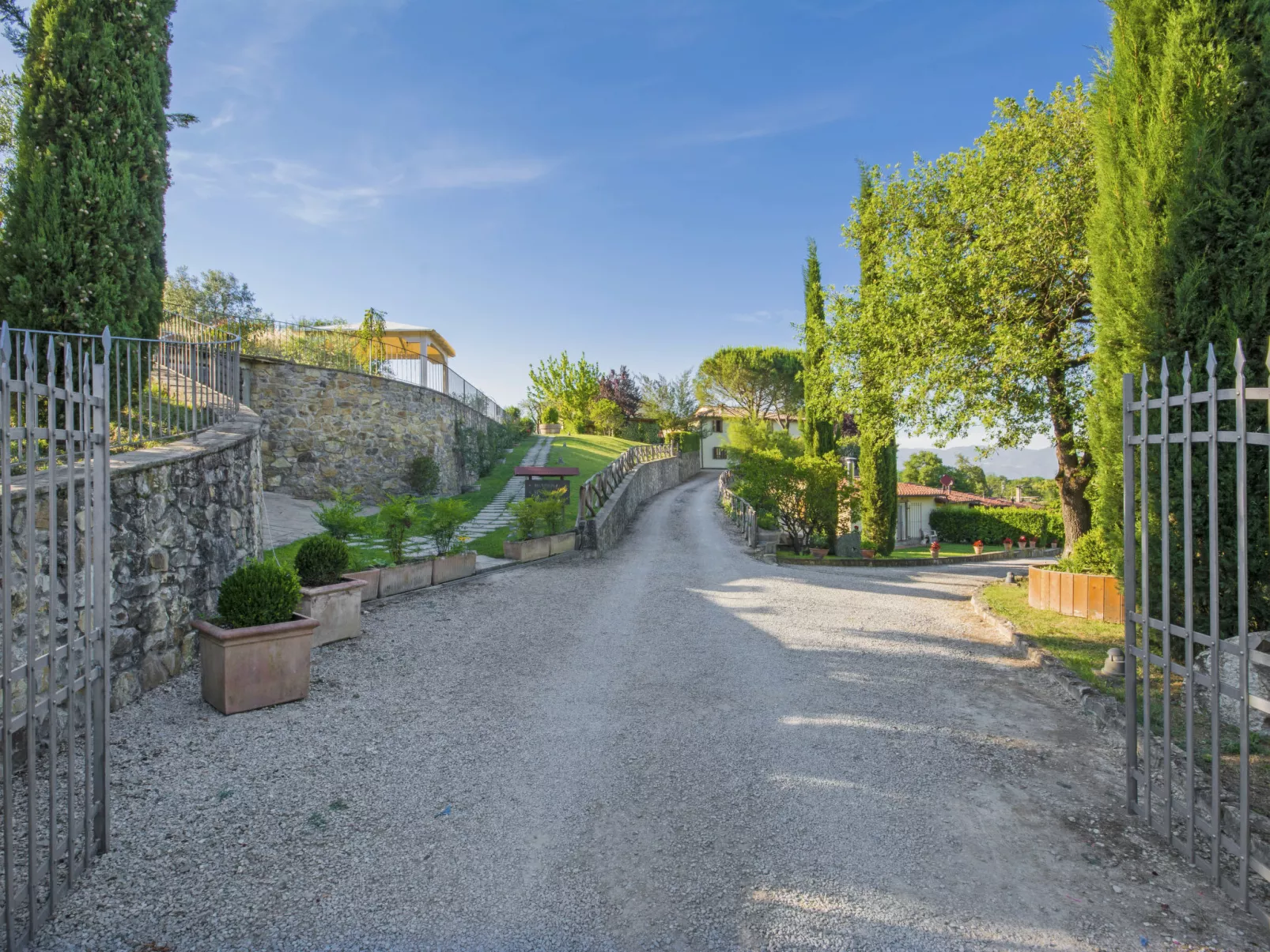 Le Mura-Outside