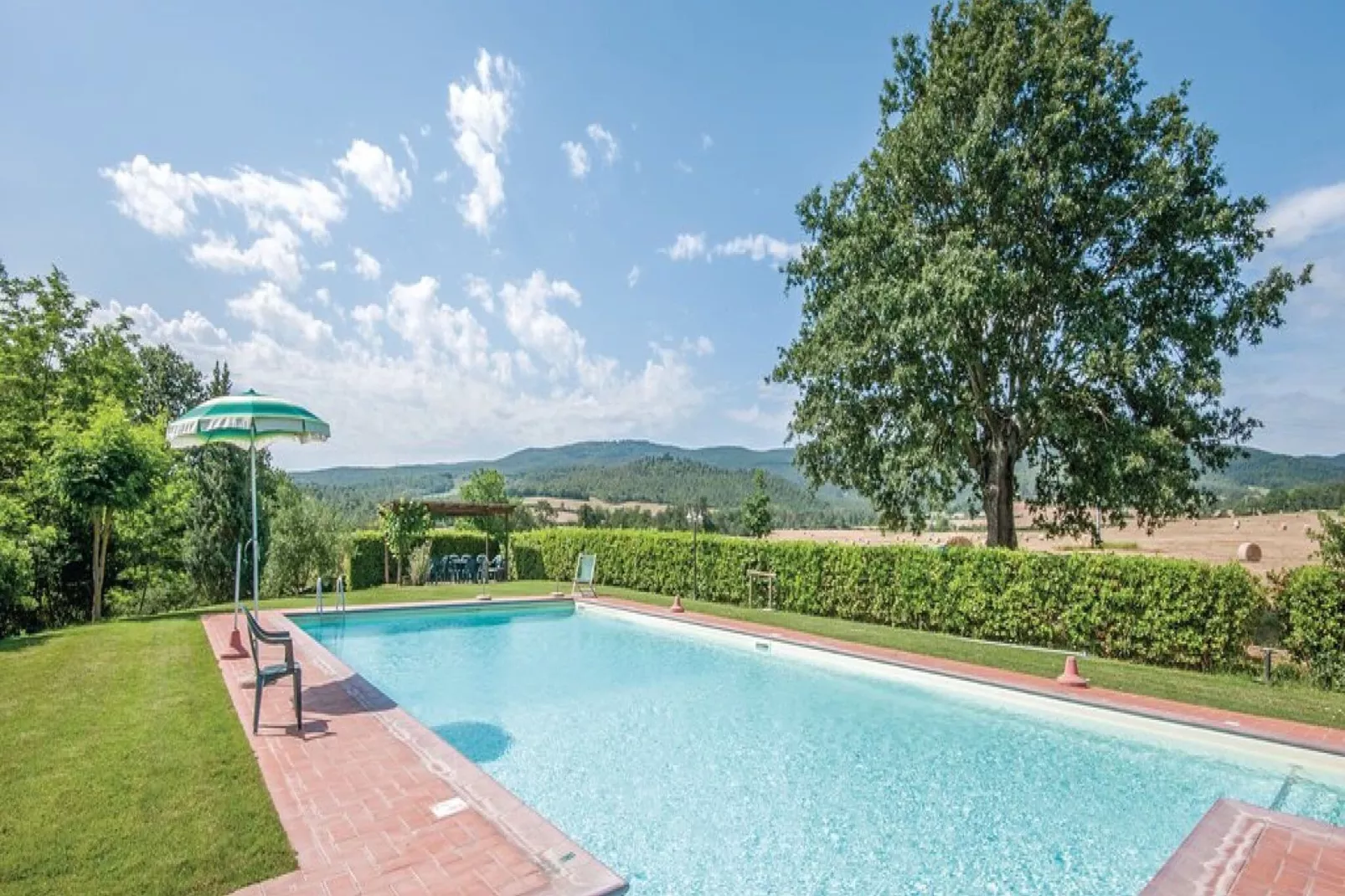 Villino Due-View summer