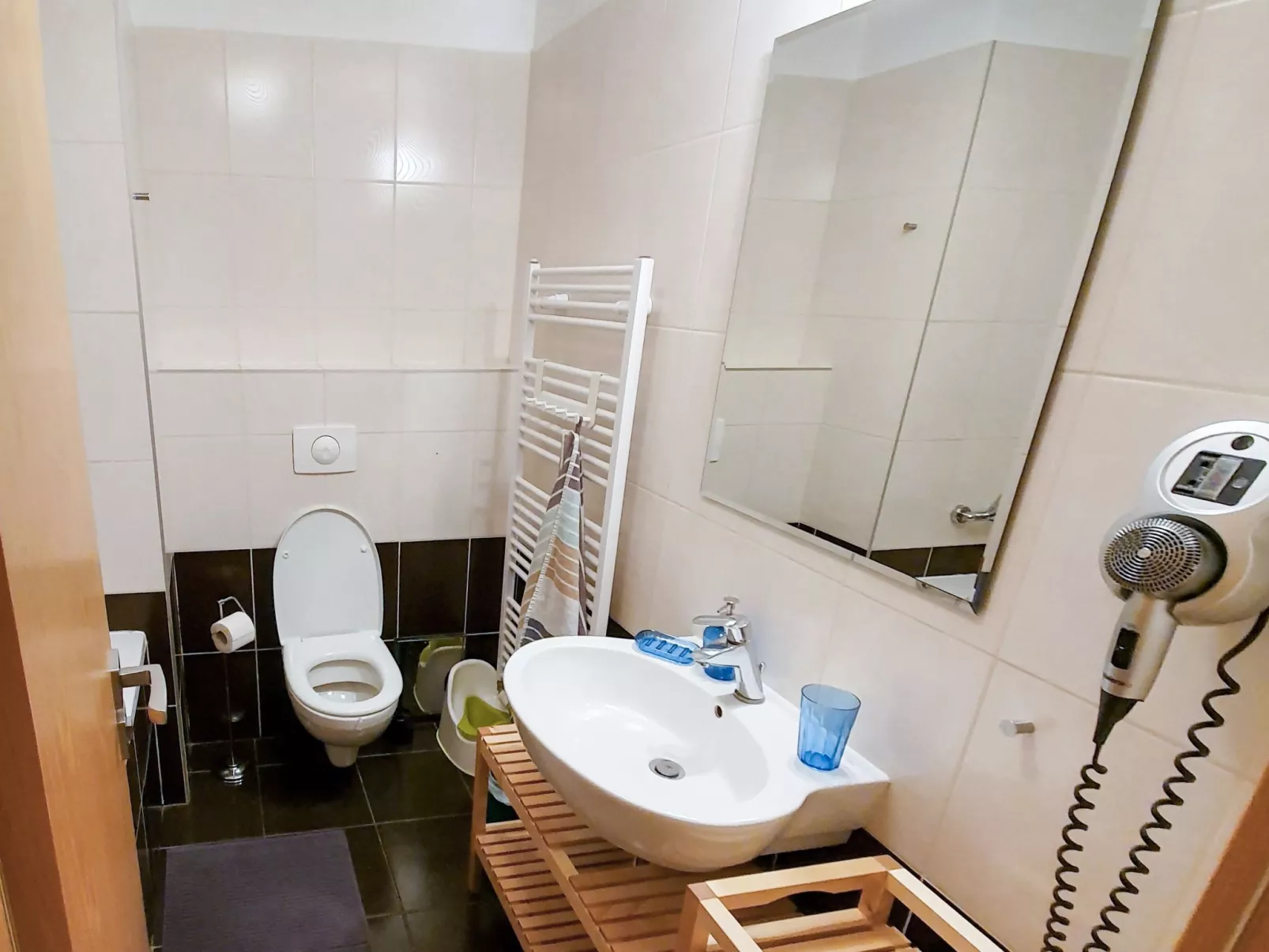 Resident Harrachov B-Inside