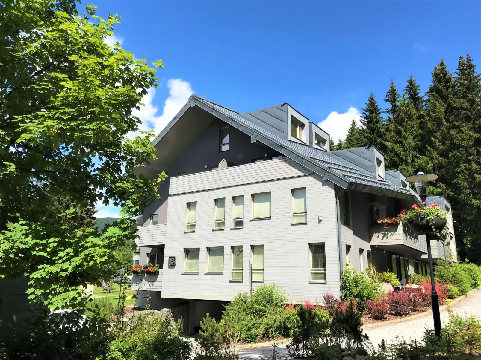 Resident Harrachov B-Outside
