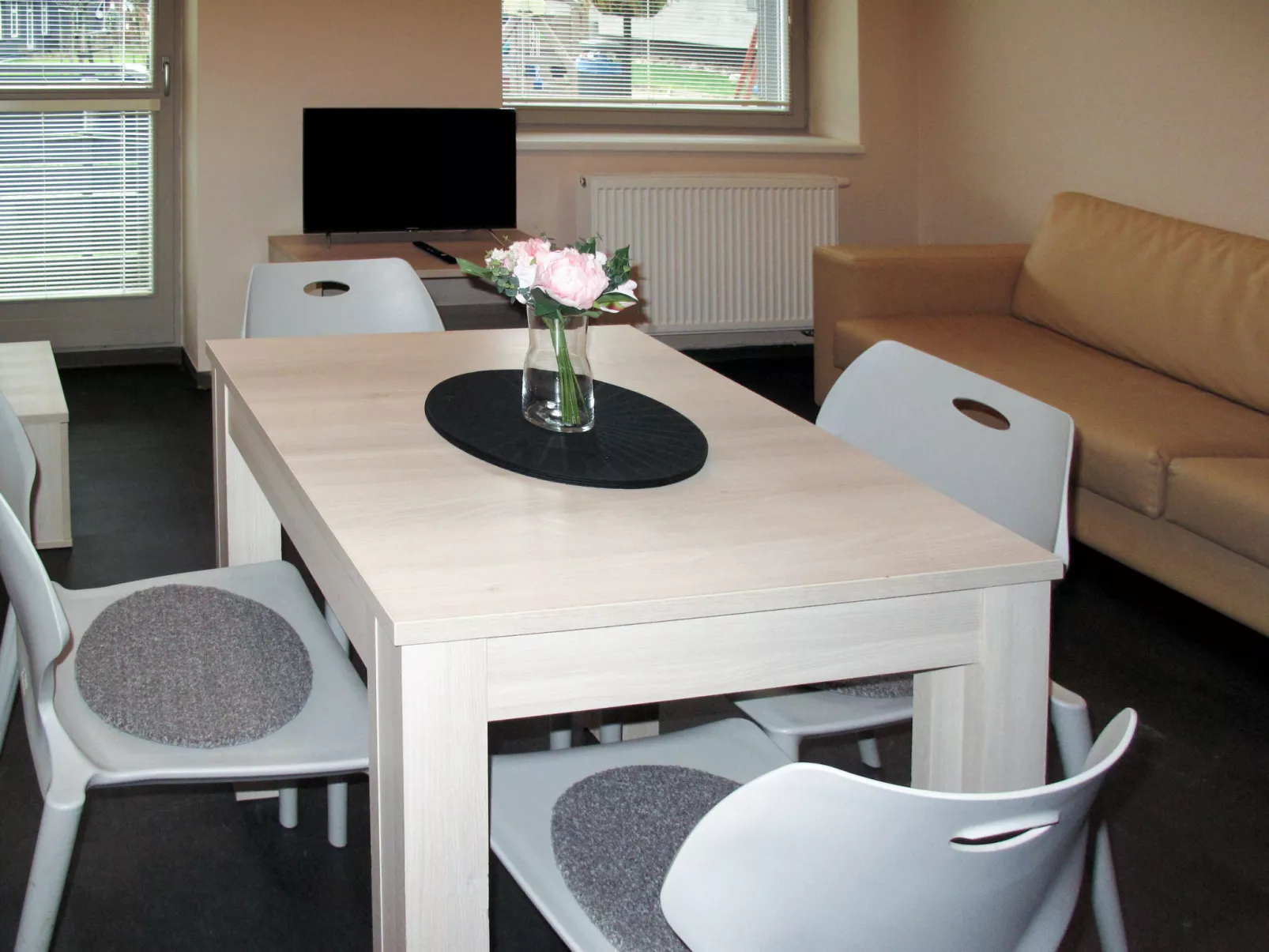 Resident Harrachov B-Inside