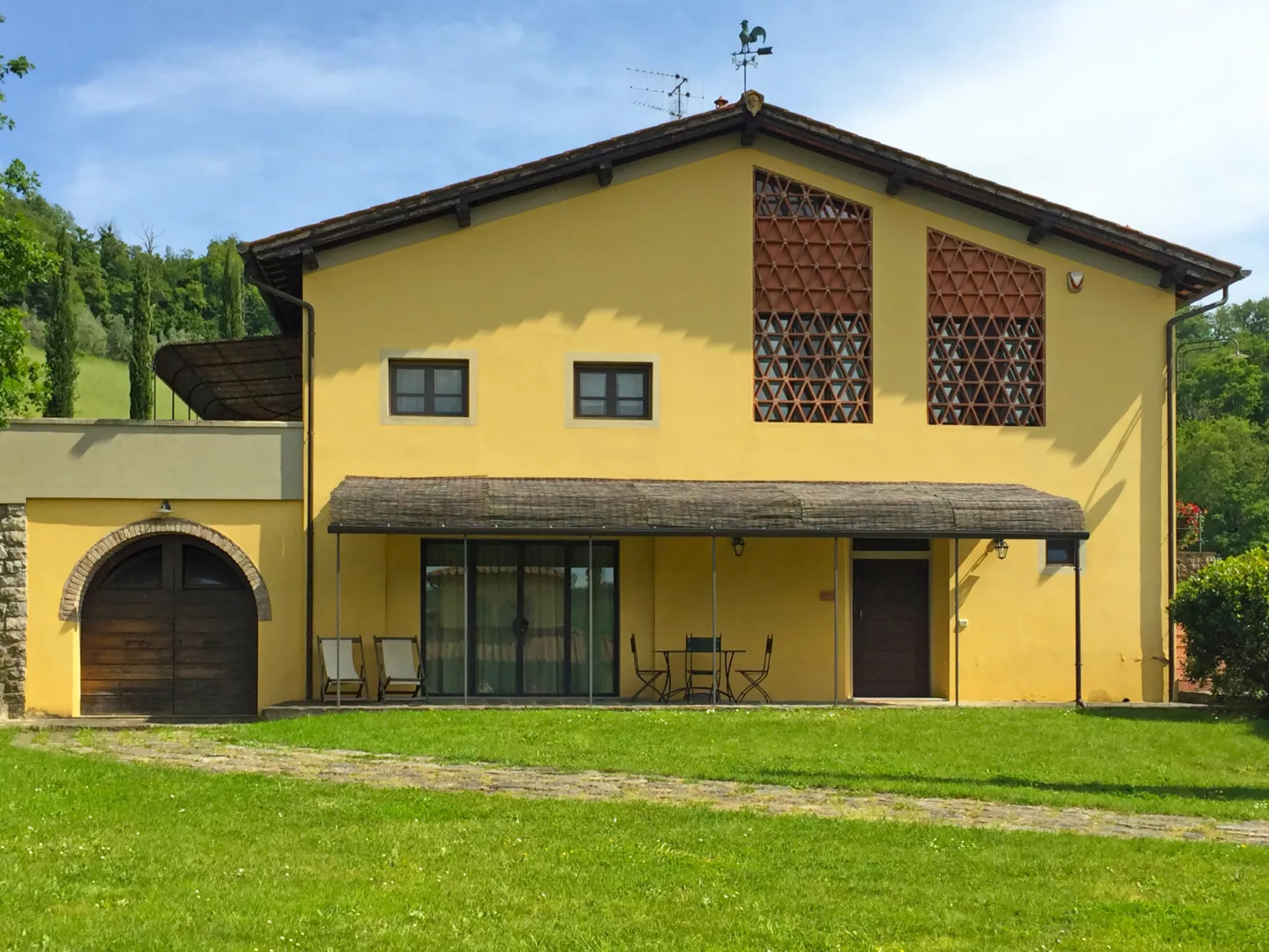 Rosmarino-Outside