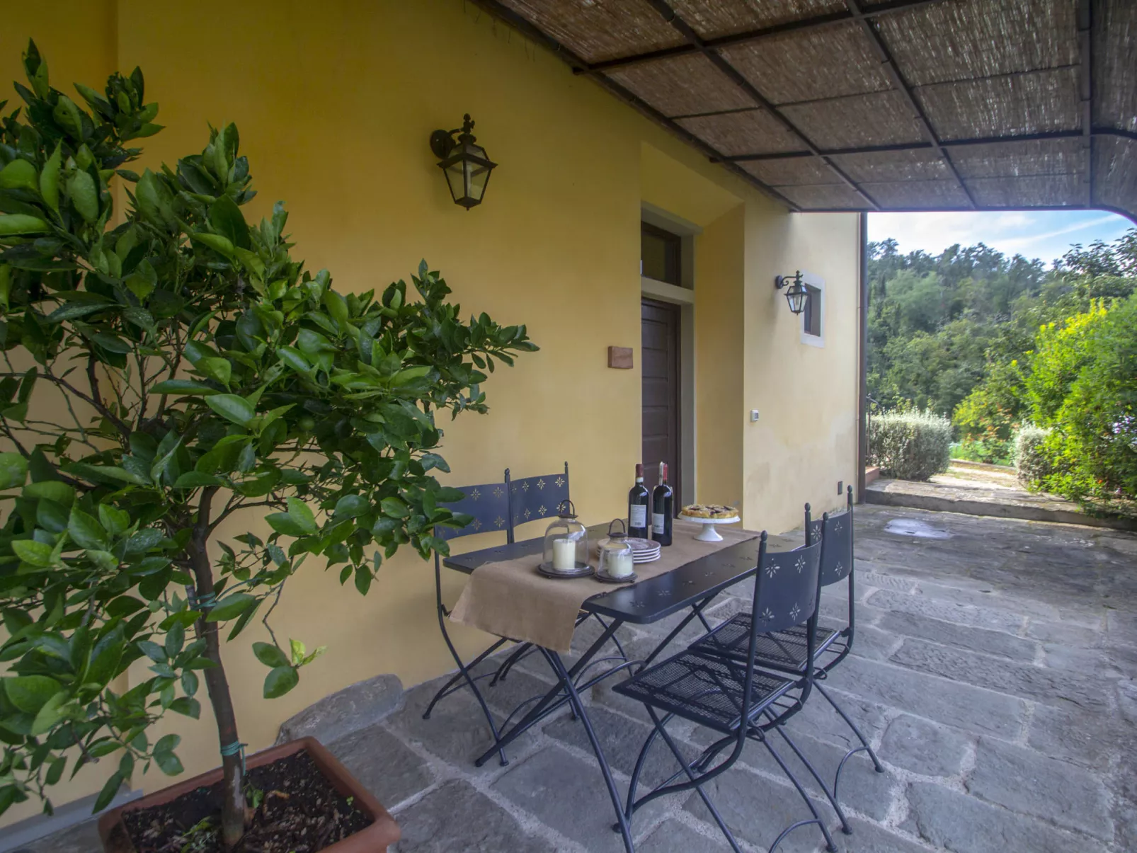 Rosmarino-Outside