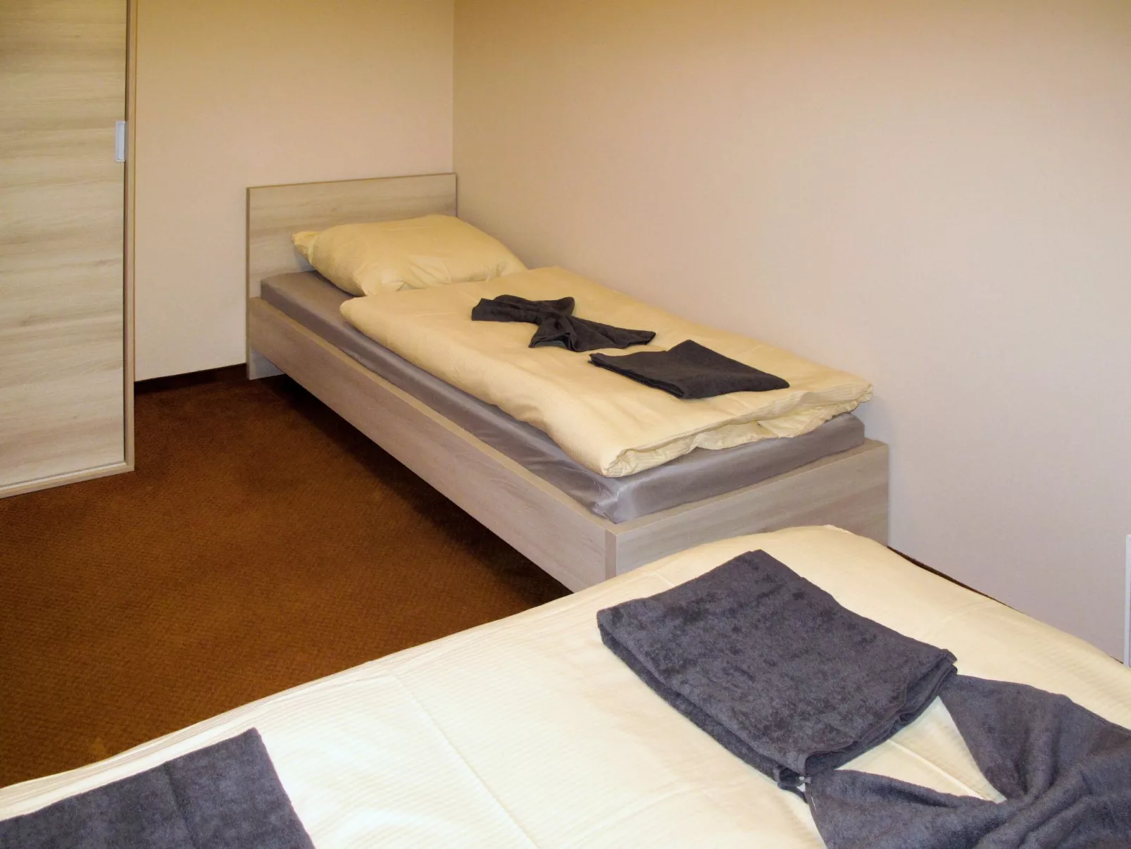 Resident Harrachov B-Inside