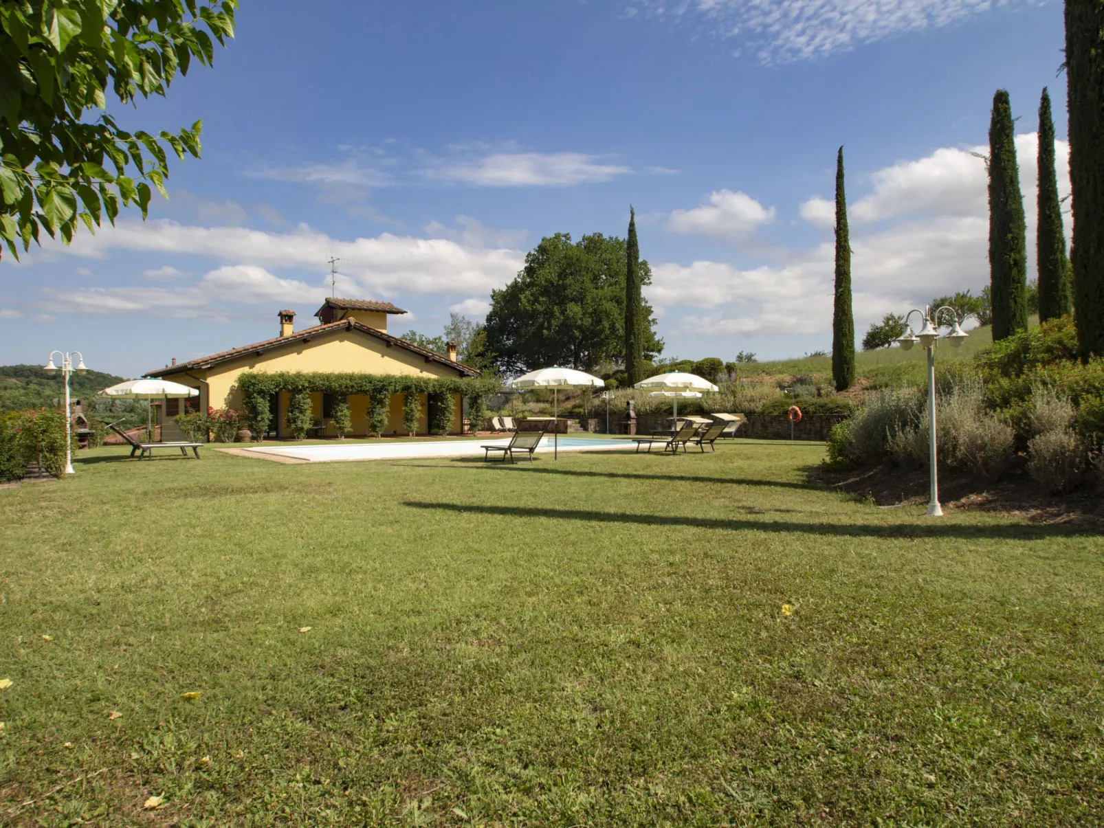 Rosmarino-Outside