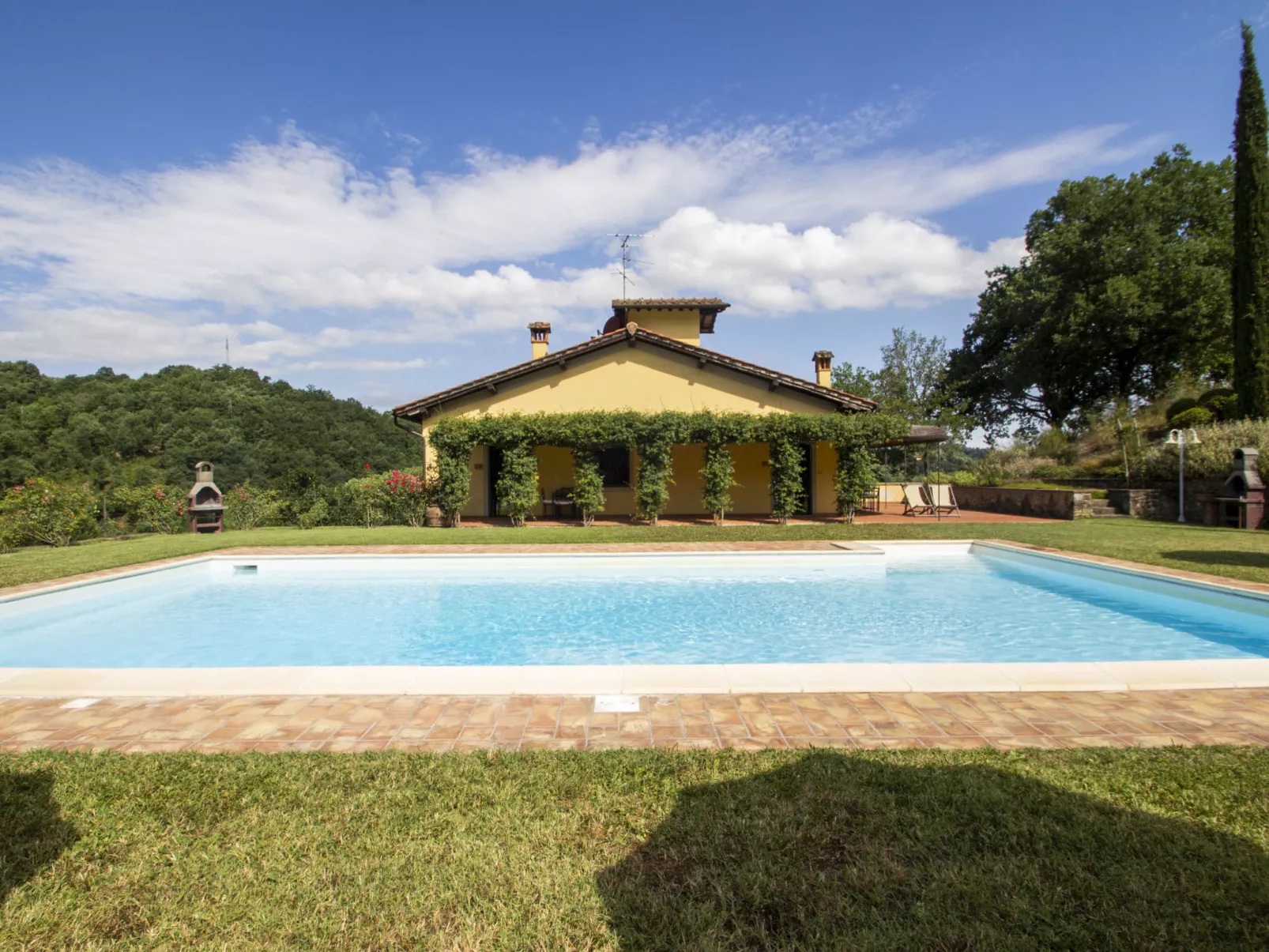 Rosmarino-Outside