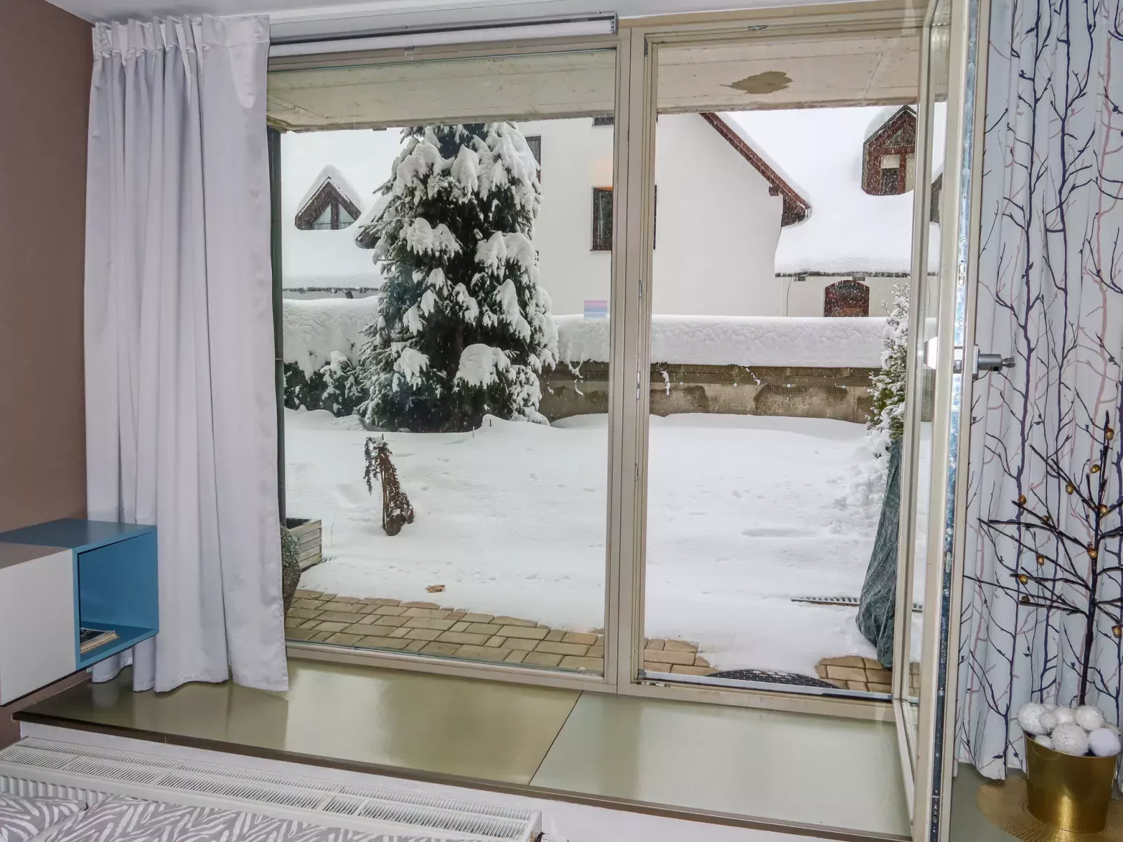 Čertovka U jelena-Inside