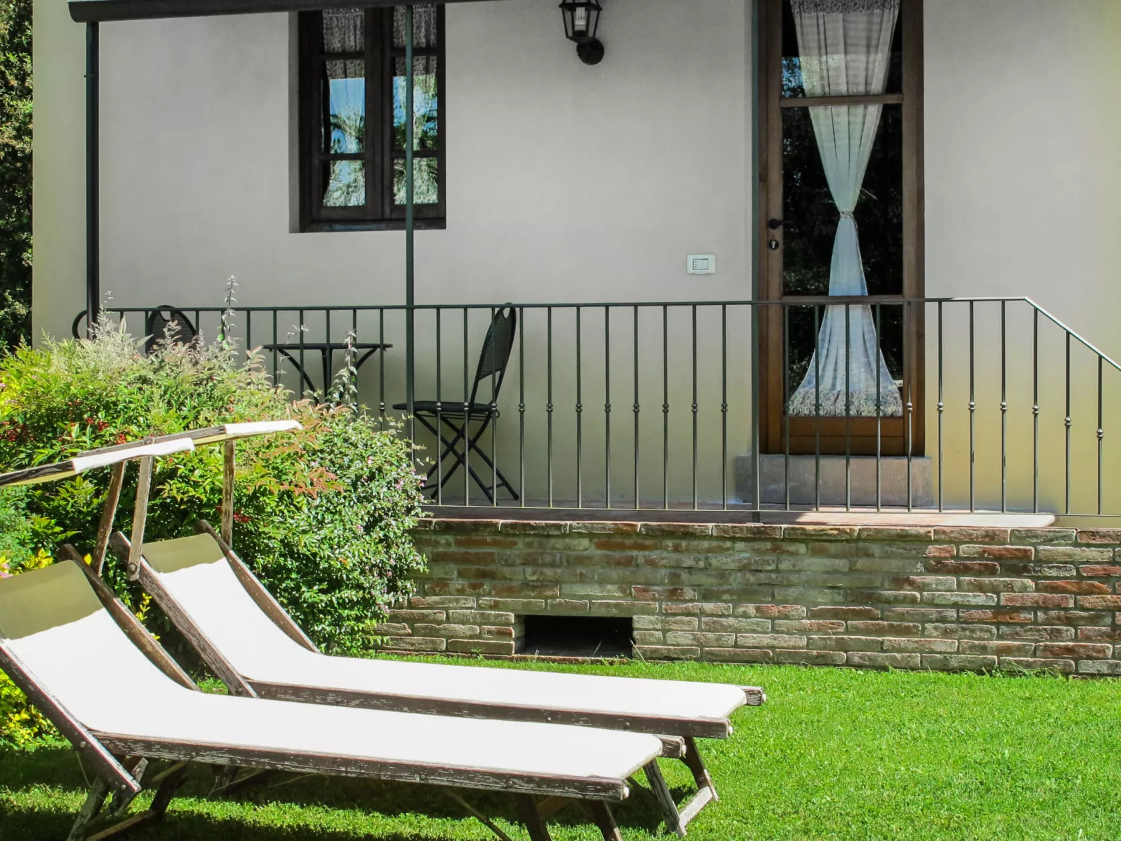 Corbezzolo-Outside