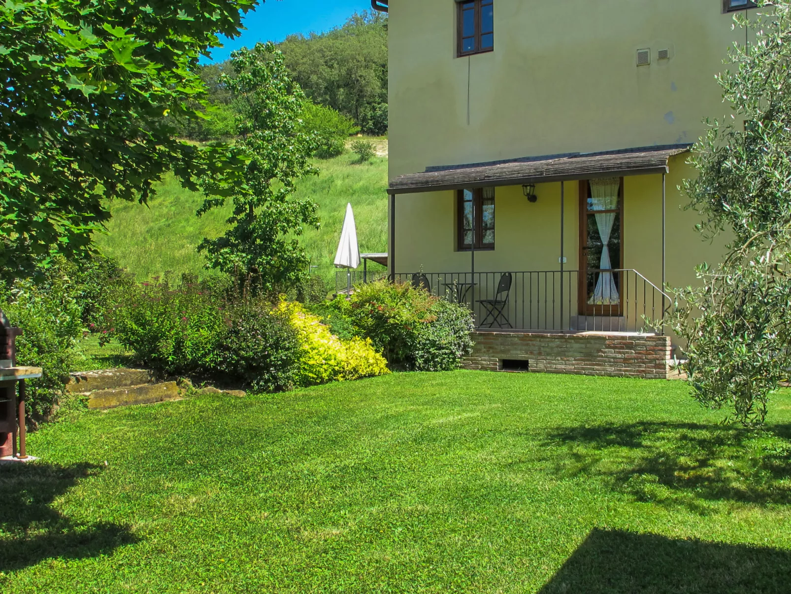 Corbezzolo-Outside