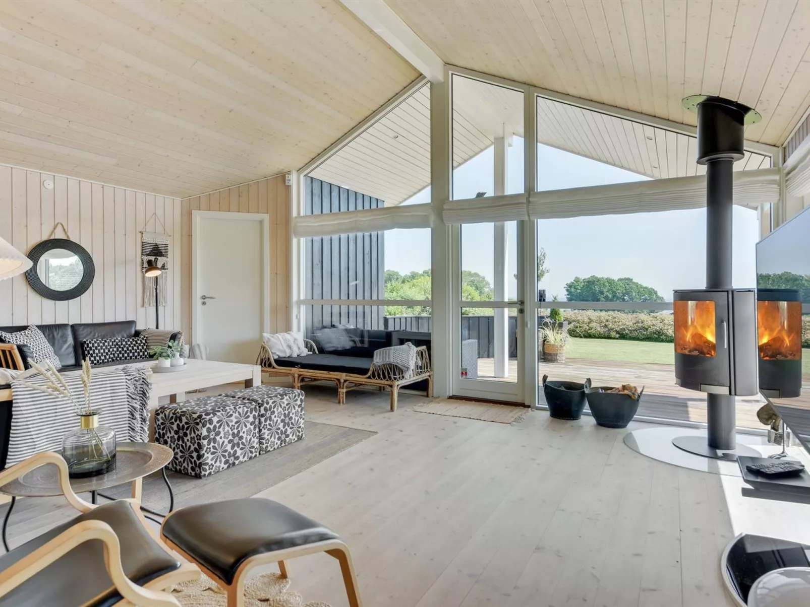 "Fridtjof" - 100m from the sea-Inside