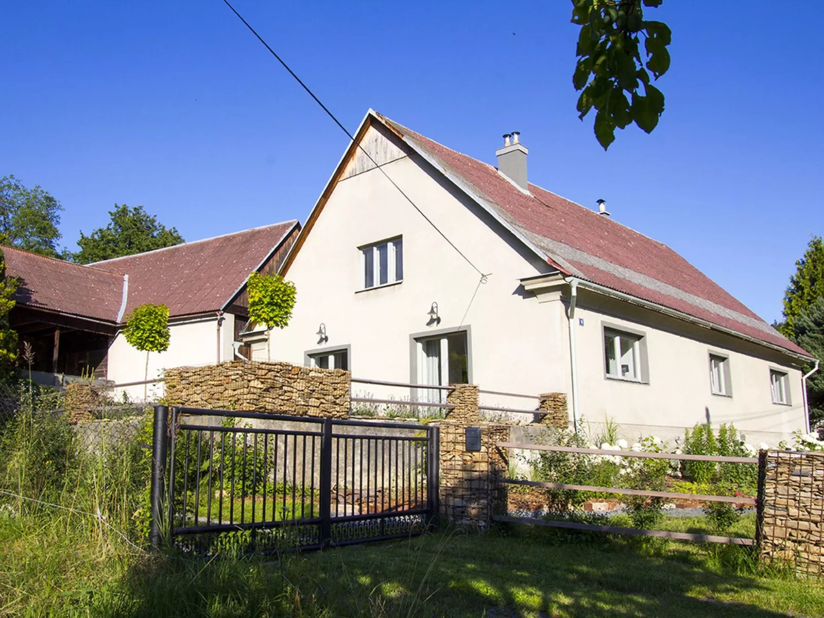 Brníčko-Outside
