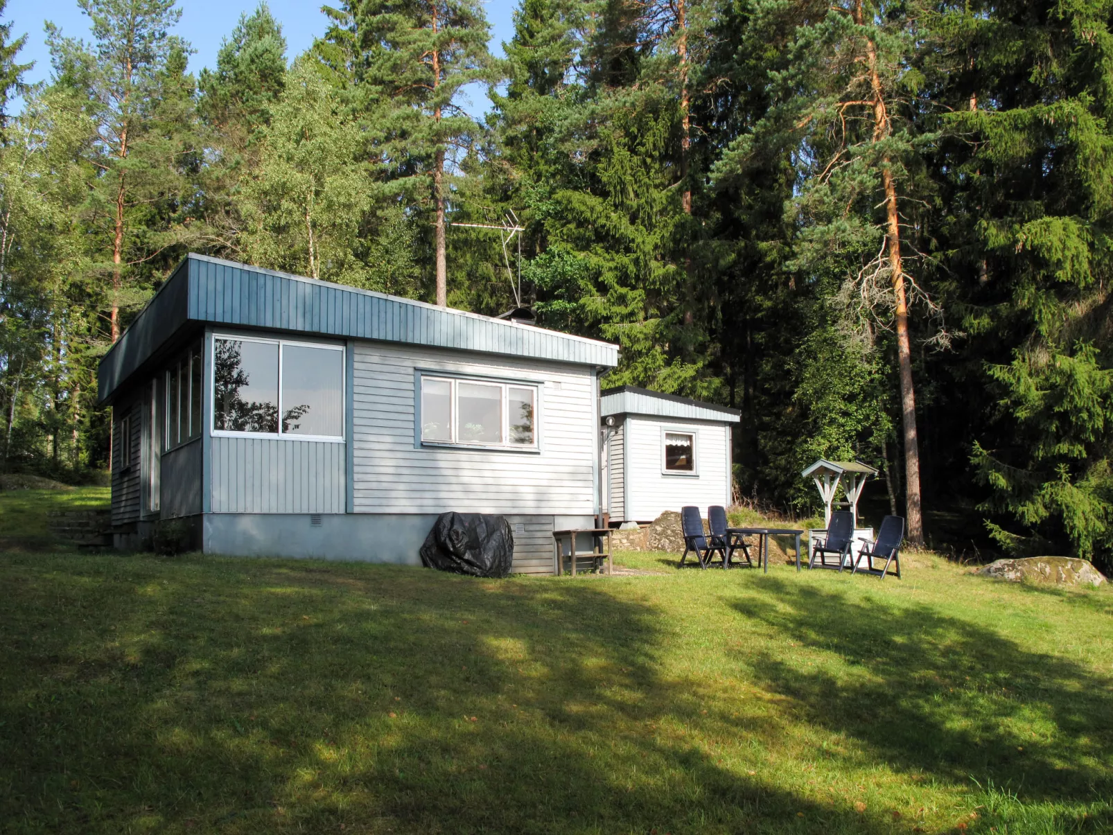 Sjöatorp Skogsstugan-Outside