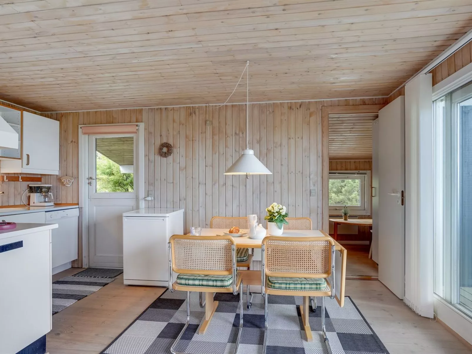 "Arun" - 150m from the sea-Drinnen