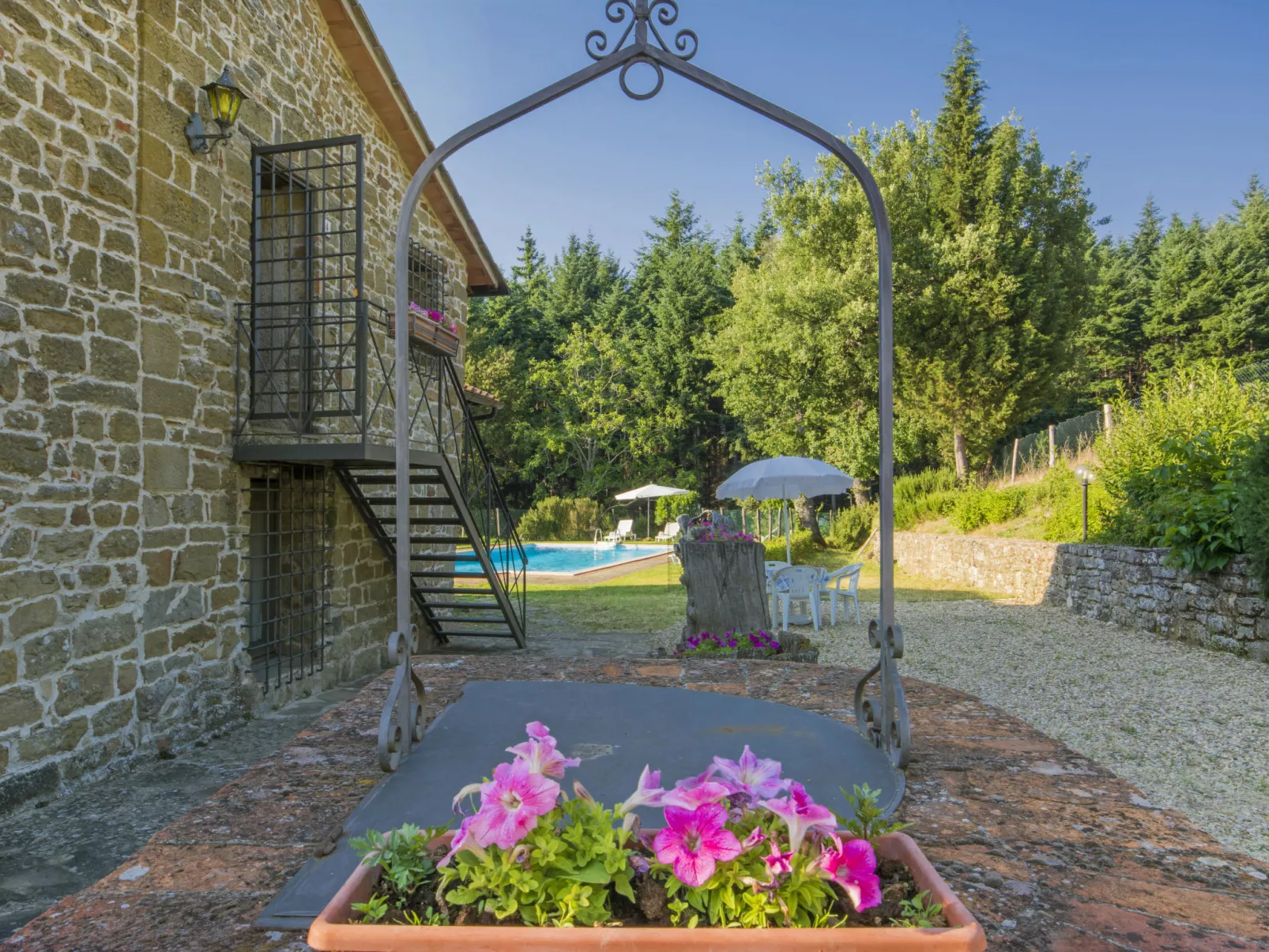 Certina 1-Outside