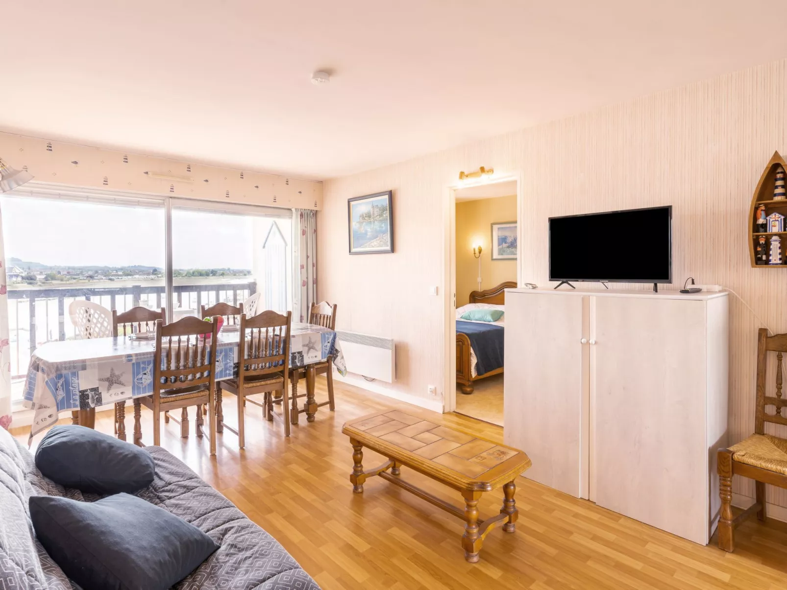 Cap Cabourg-Inside
