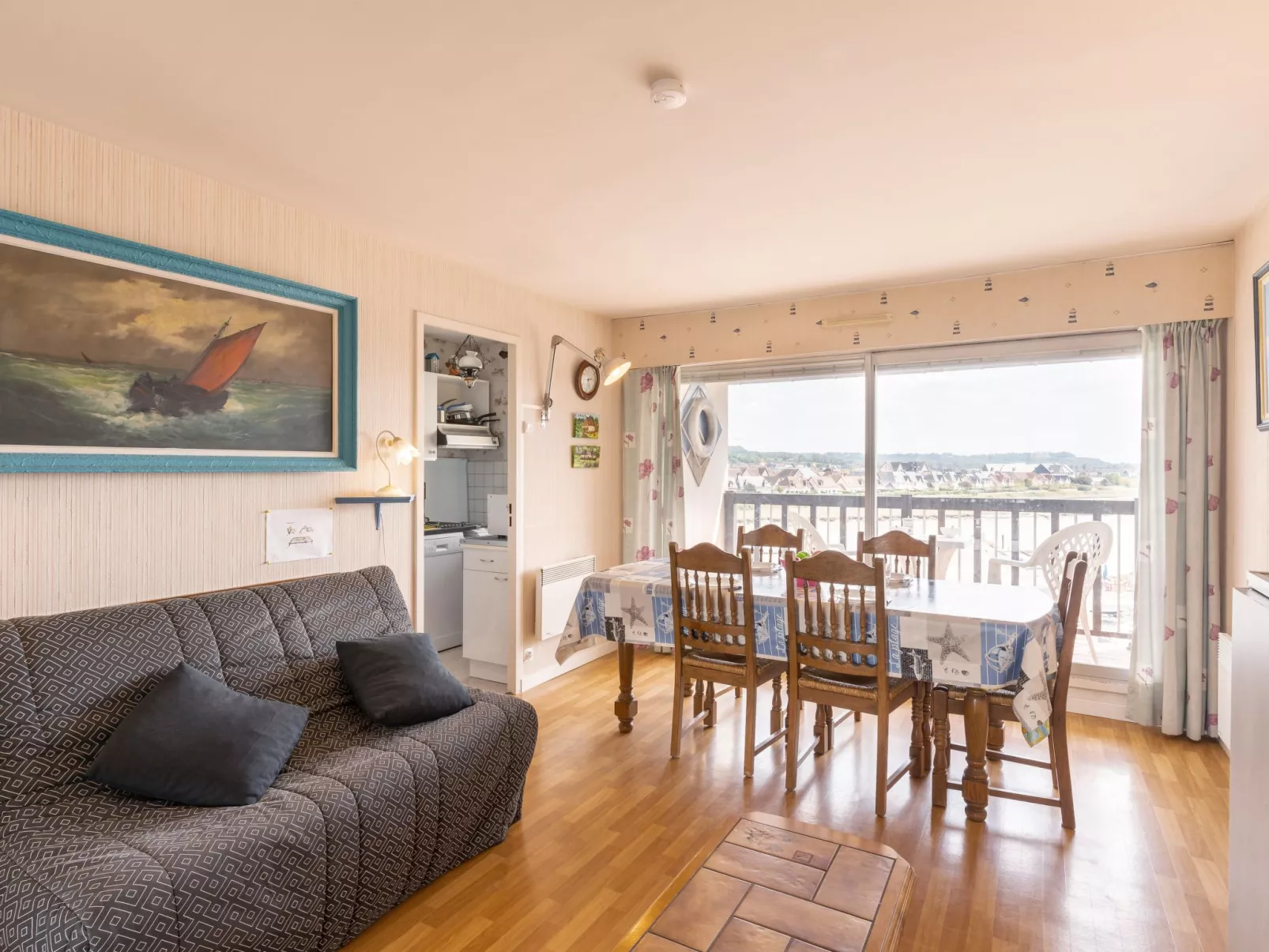 Cap Cabourg-Inside