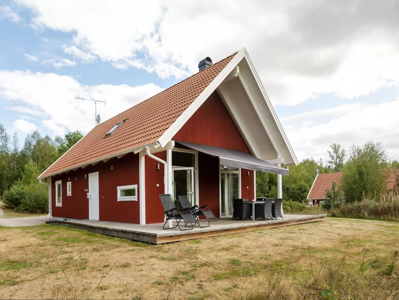Skogstorp-Outside