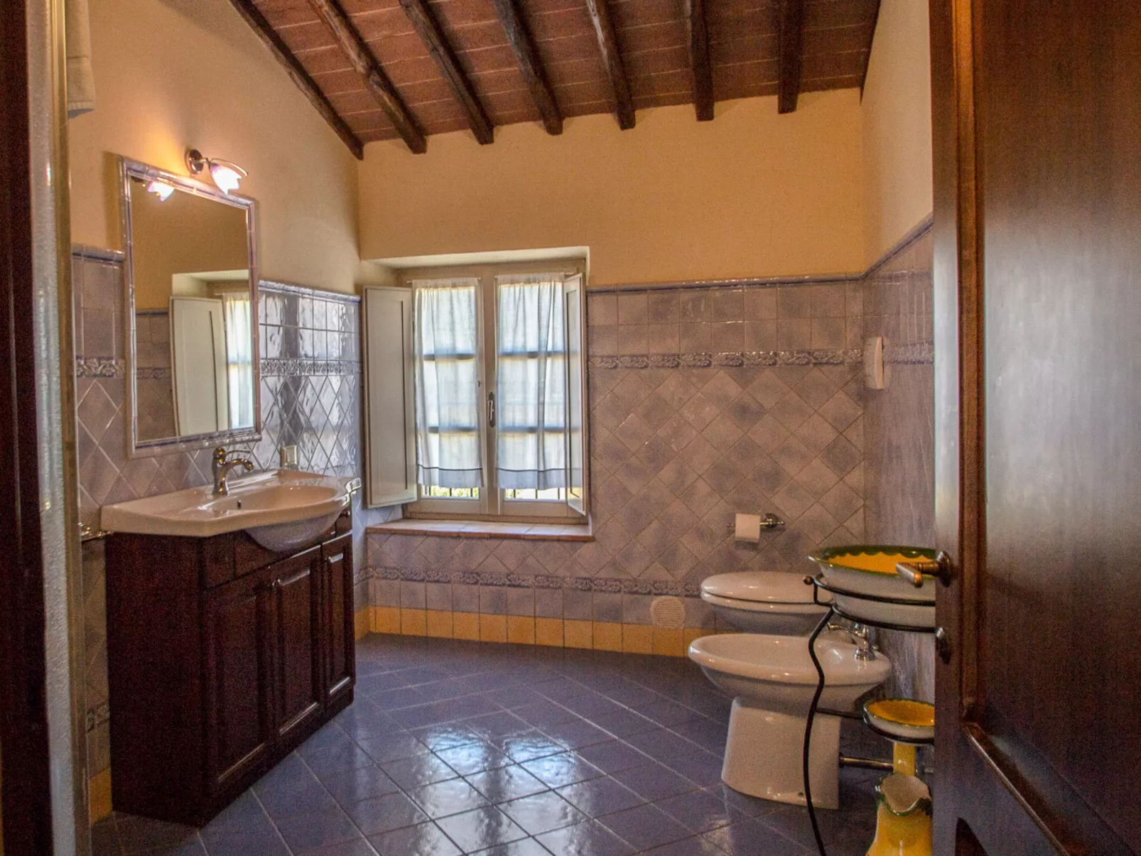Tenuta-Inside