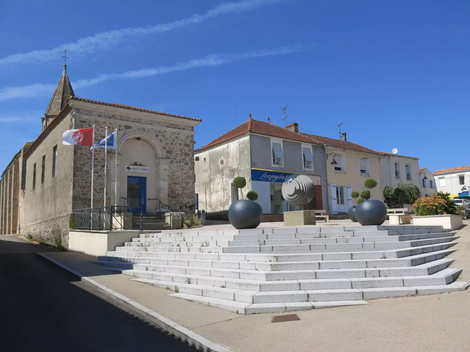 Aux 3 Cépages-Area