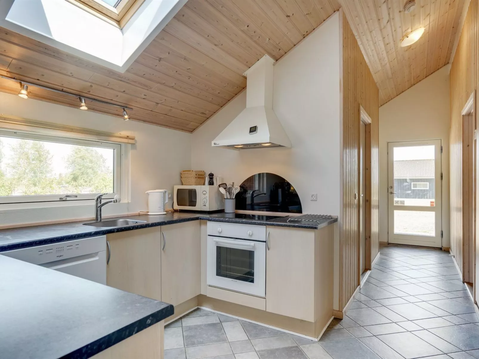 "Vilvi" - 500m from the sea-Dedans