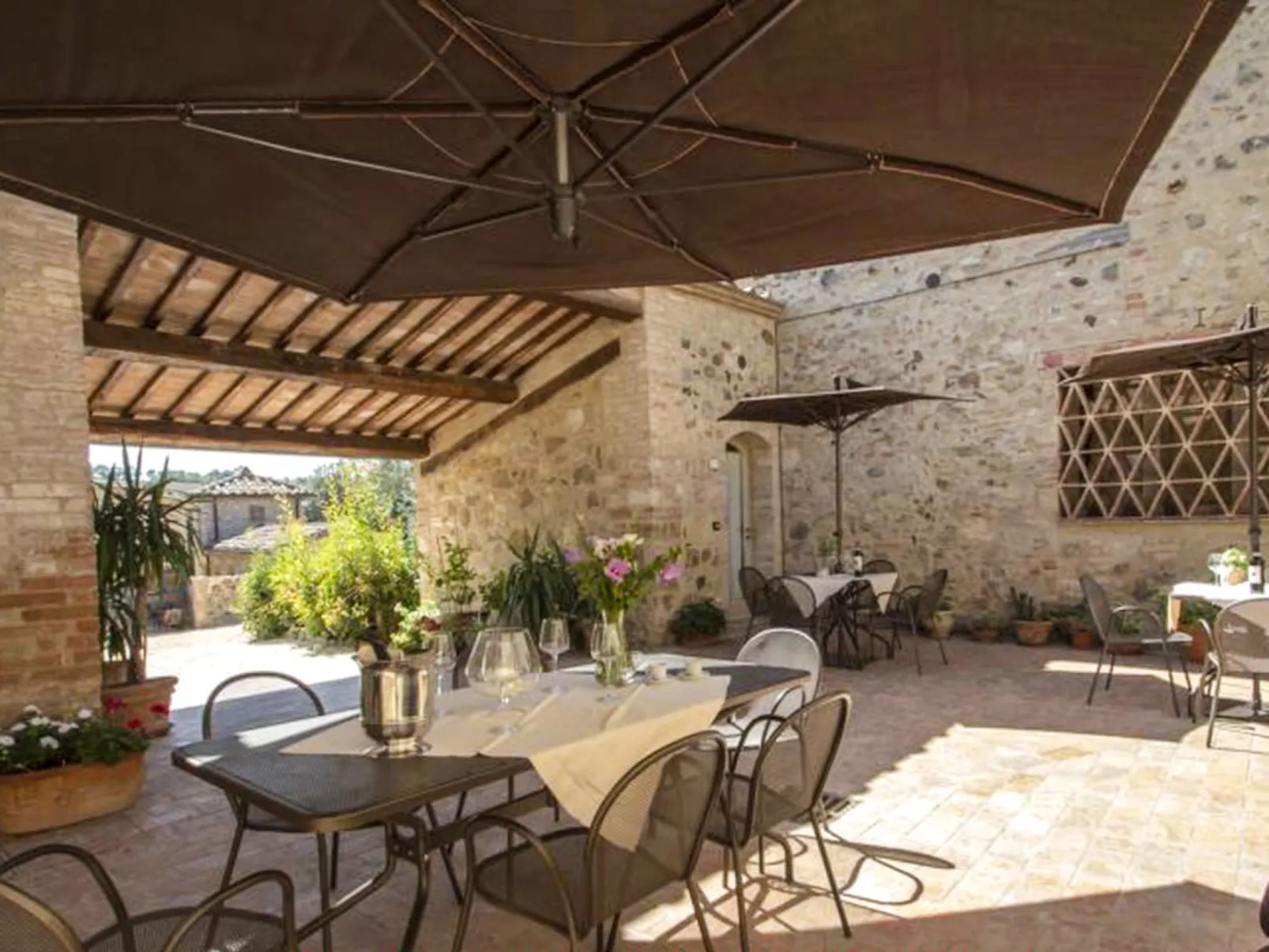Tenuta-Inside