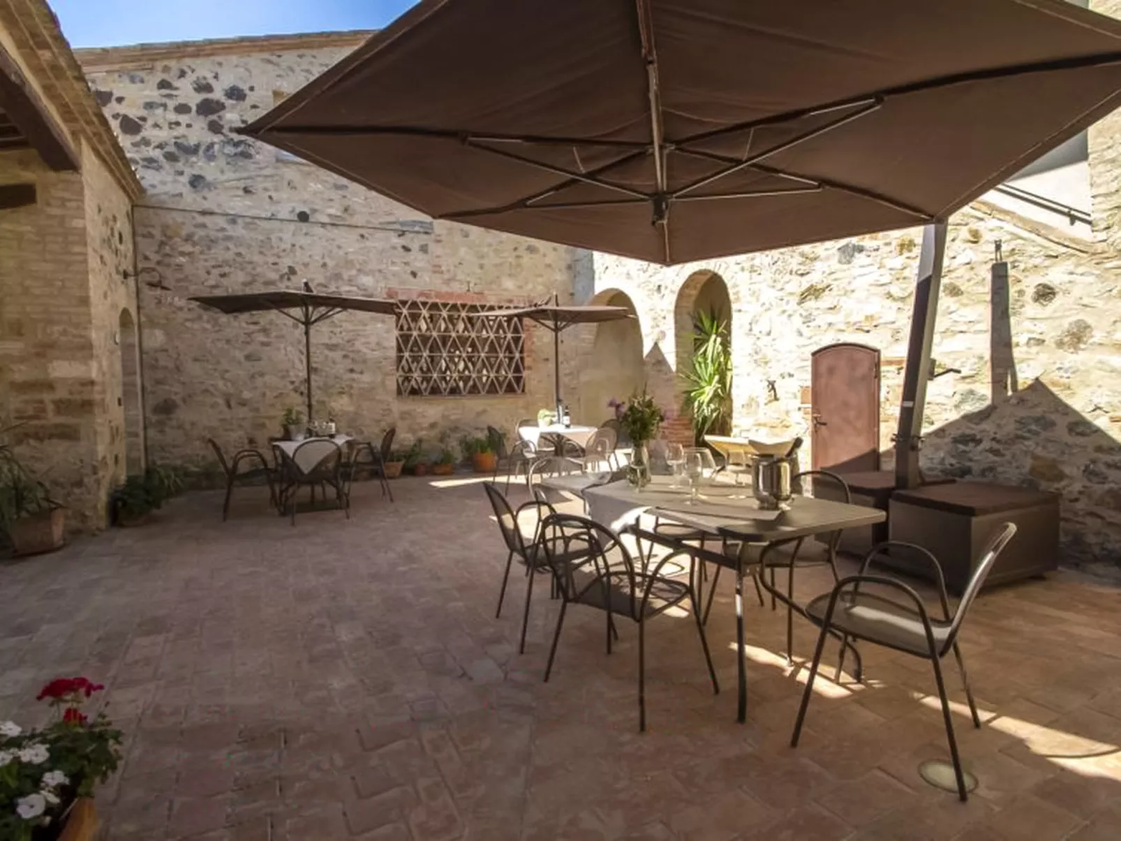 Tenuta-Inside