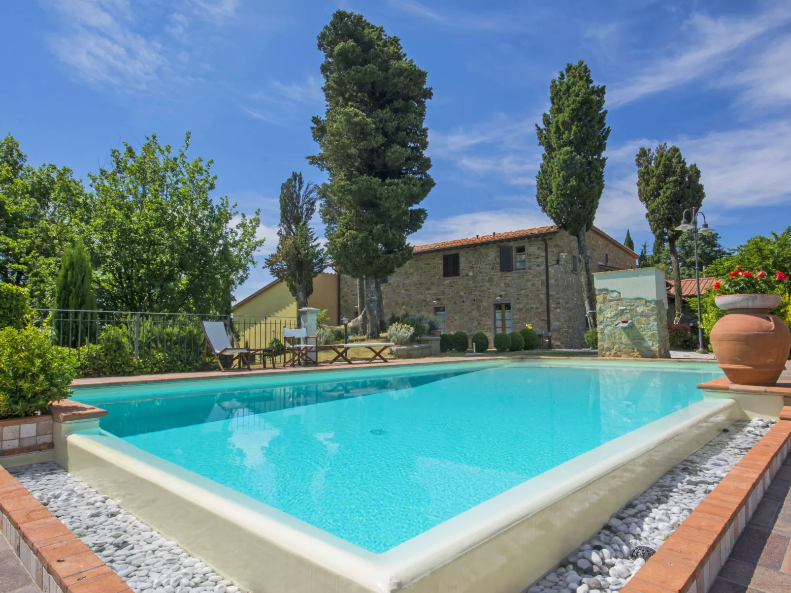 Il Borghetto-Outside