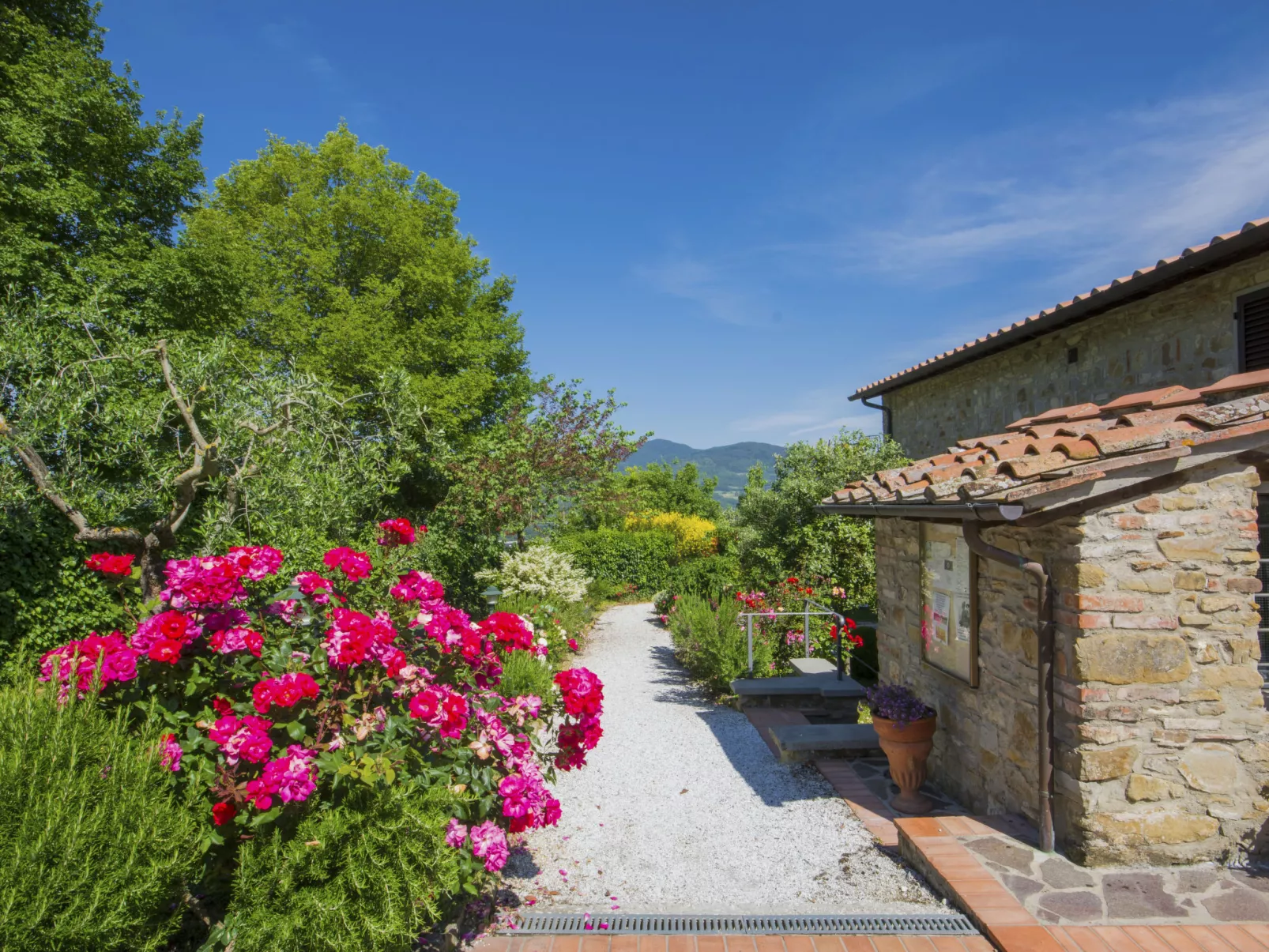 Il Borghetto-Outside