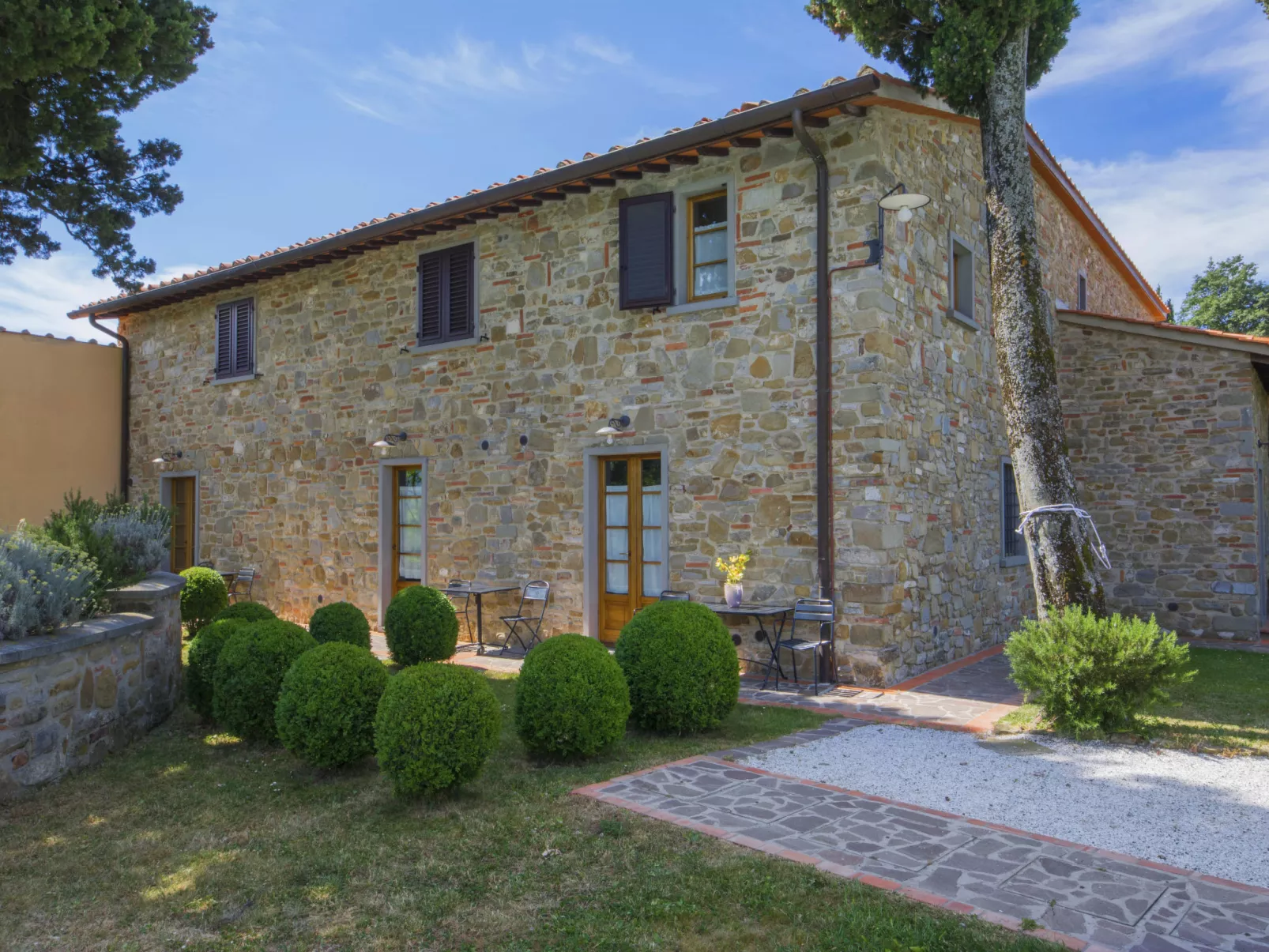 Il Borghetto-Outside
