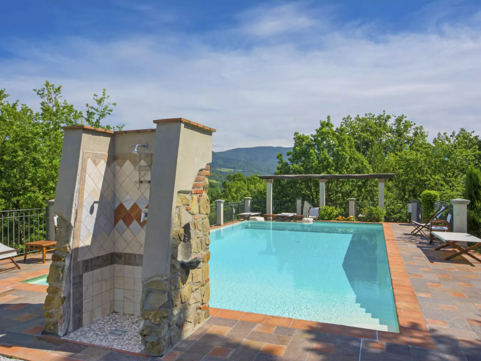 Il Borghetto-Outside